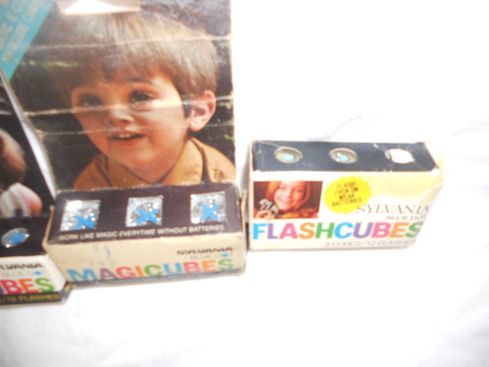 LOT OF VINTAGE3 PACKS SYLVANIA CUBES BLUE DOT FLASHES CUBES