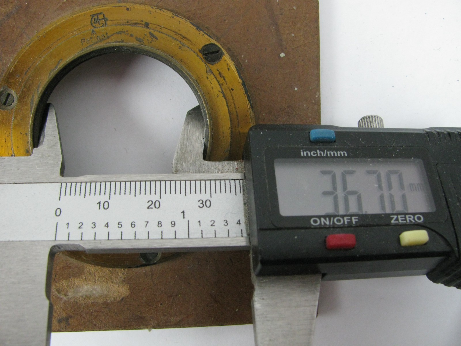 ANTIQUE BRASS FLANGE 37MM SCREW THREAD LENS PART
