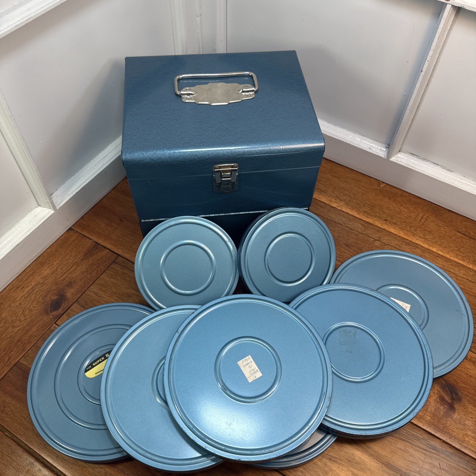 Super 8 MM Metal Film Reels Carry Case Box & 8 Canister & Reels Vintage Logan