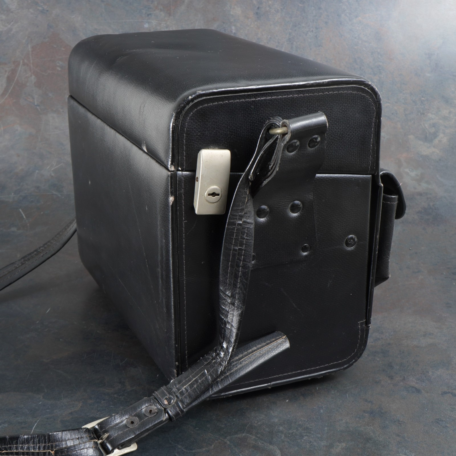 -[EX++]Vintage Alps Leather Camera Bag Black With Dark Burgandy Interior