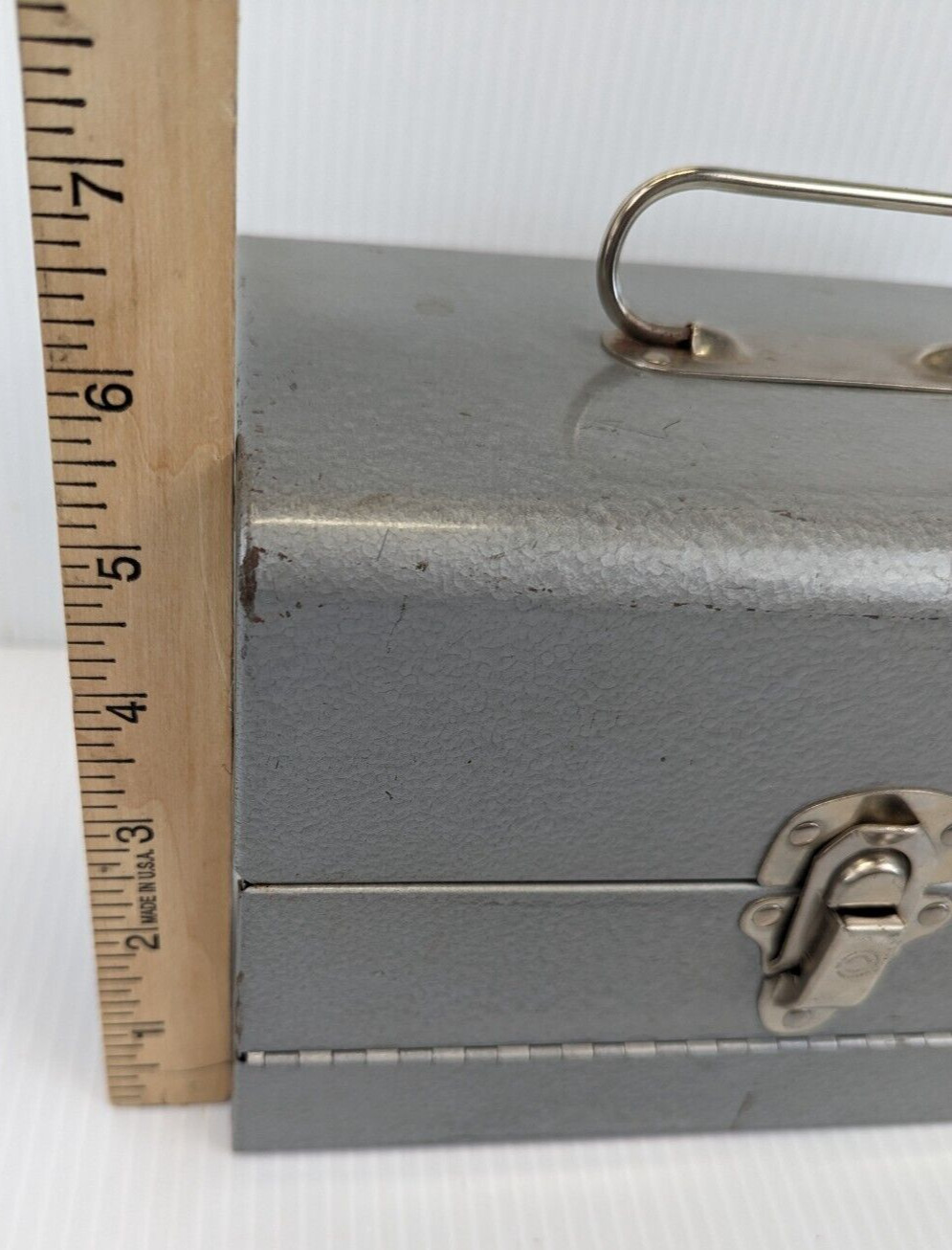 Vintage Logan Deluxe 8mm Film Chest 12-5″ Reel Capacity Latch Handle 5.5×5.5×8.5