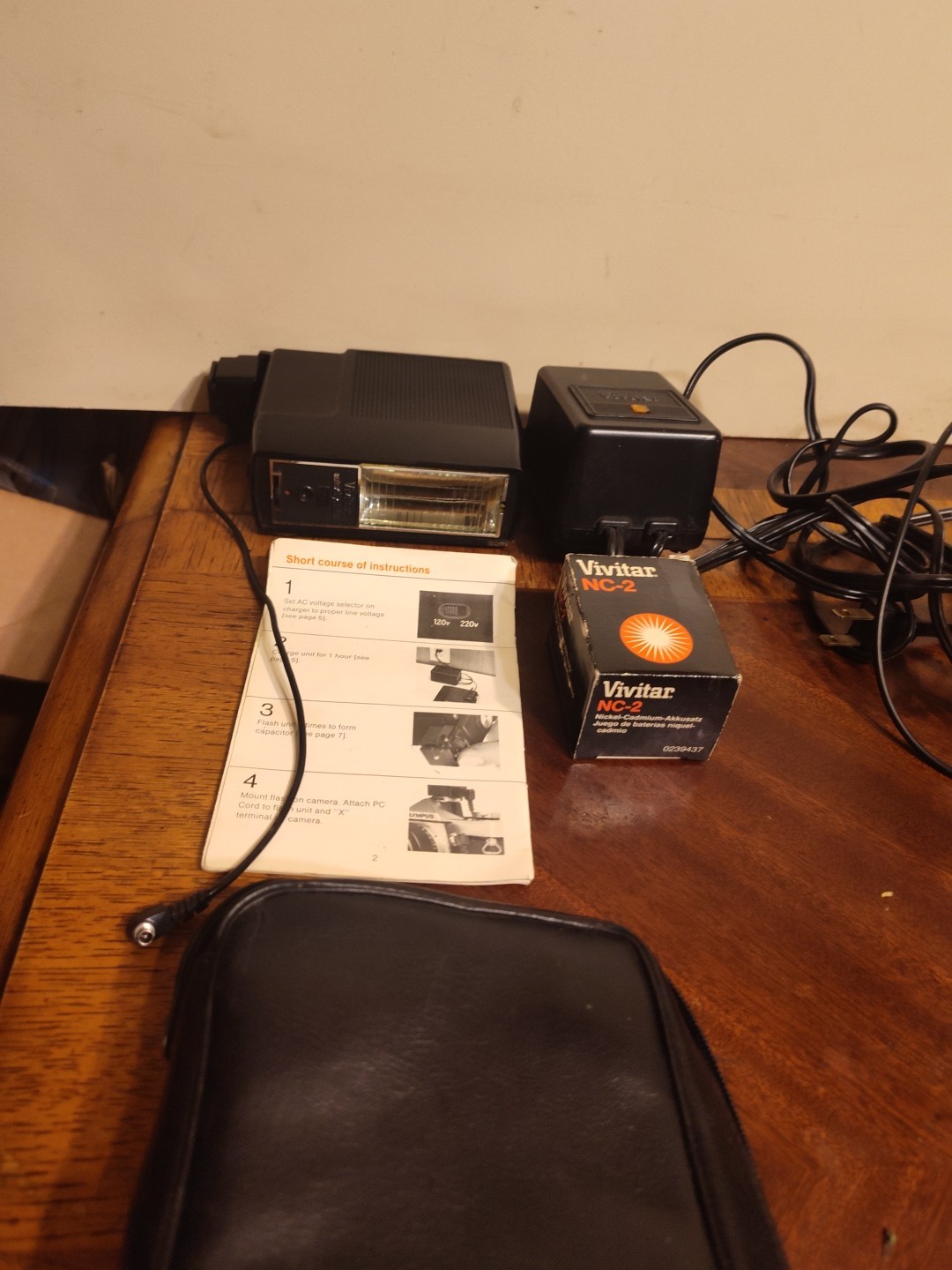 Vivitar Auto Thyristor 292 Camera Flash/ MV-3 Charger Converter/ Vivitar NC-2