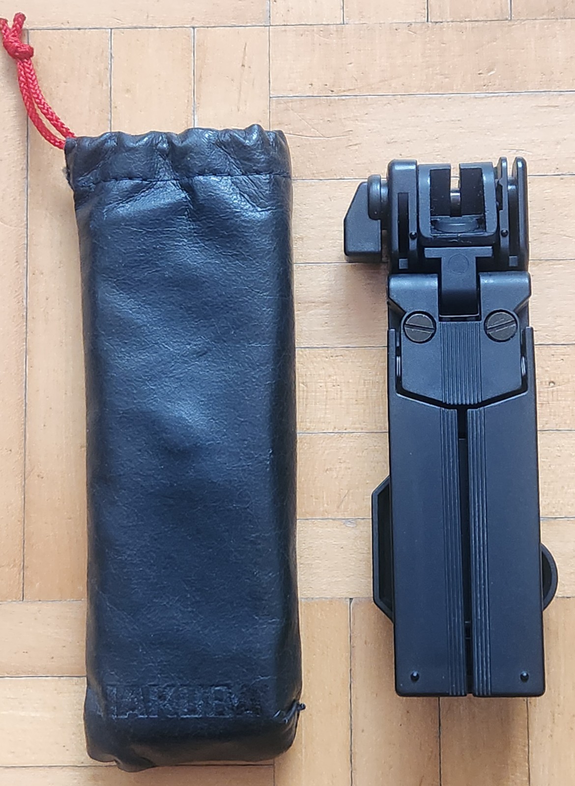 Hakuba Flatpod-S1 – Mini Foldable Tripod Pop Open Flat Closed Circa 1980’s USED