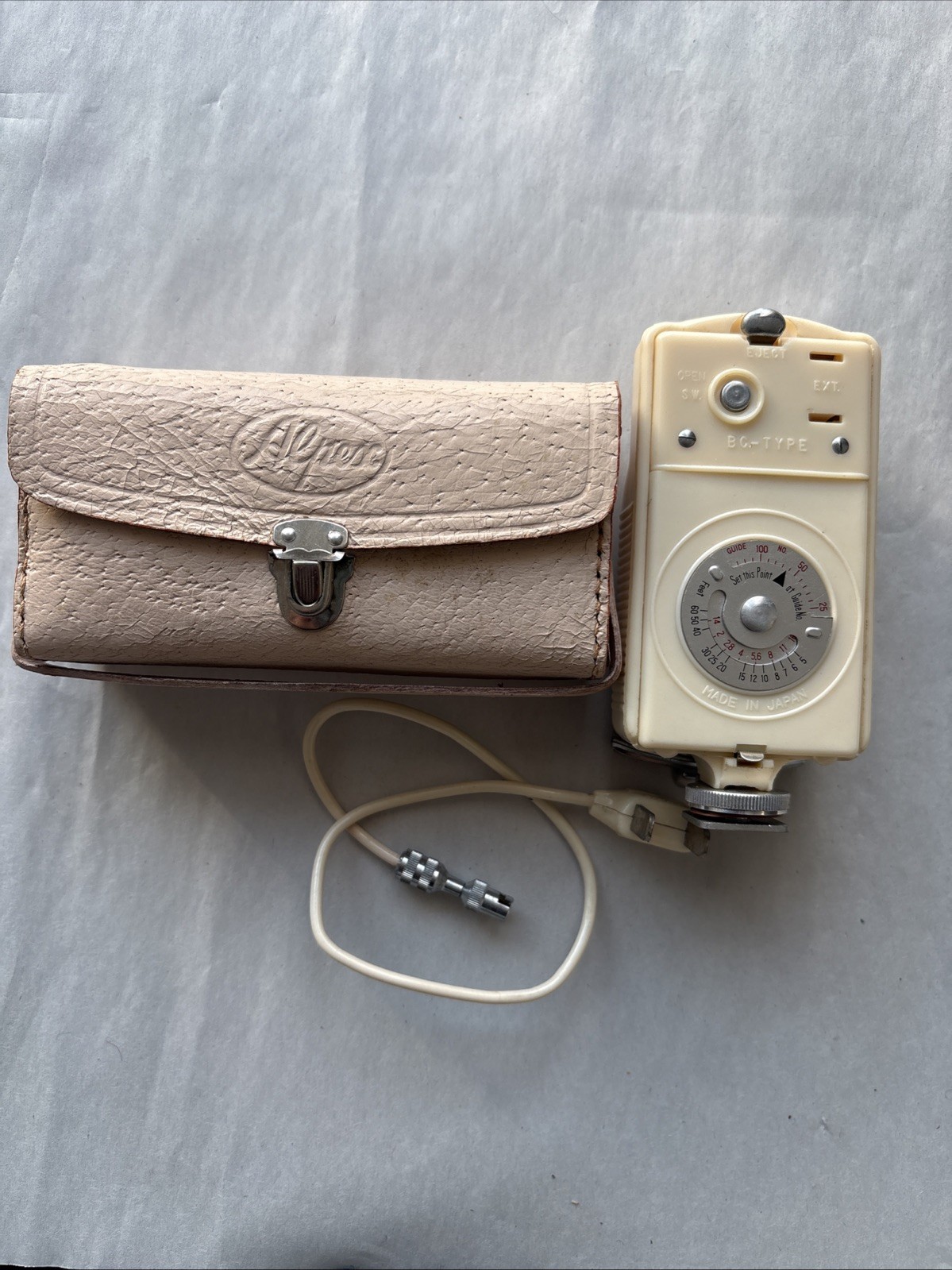 Alpex Vintage Junior Pocket Flash Gun Camera Flash Gun With Case -UNTESTED