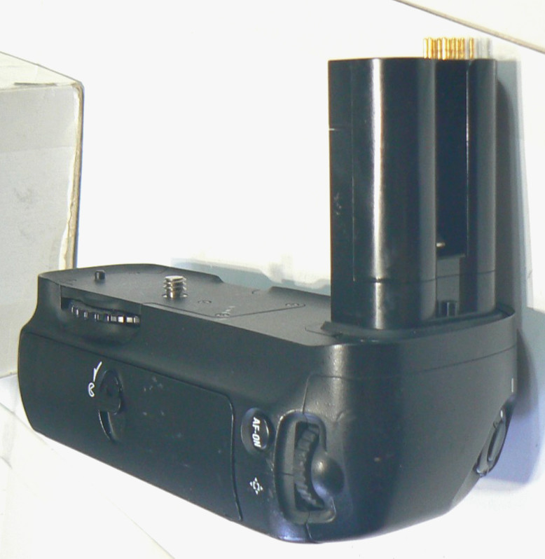 Nikon MB-D200 Multi Power Battery Pack Grip FOR REPAIR DD