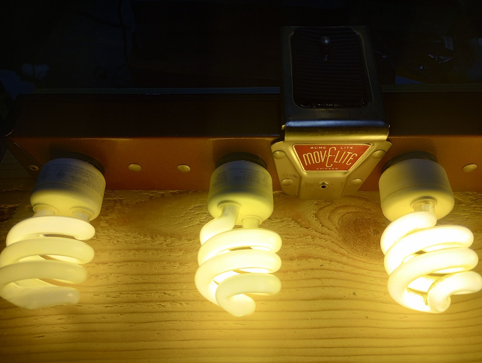 Vintage Acme Lite Mov E Lite Movie Light 4 Bulb Lighting Bar Works Original Bulb