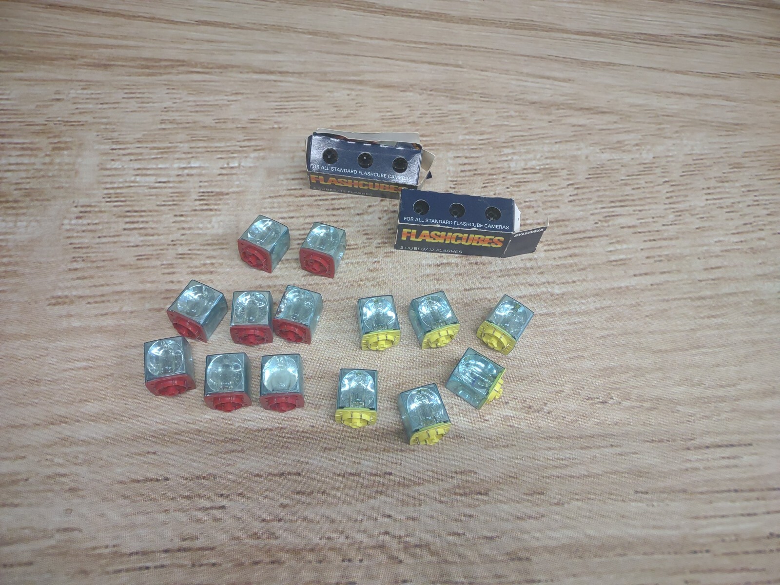 Vintage SYLVANIA & GE FLASHCUBES New And Partially Used