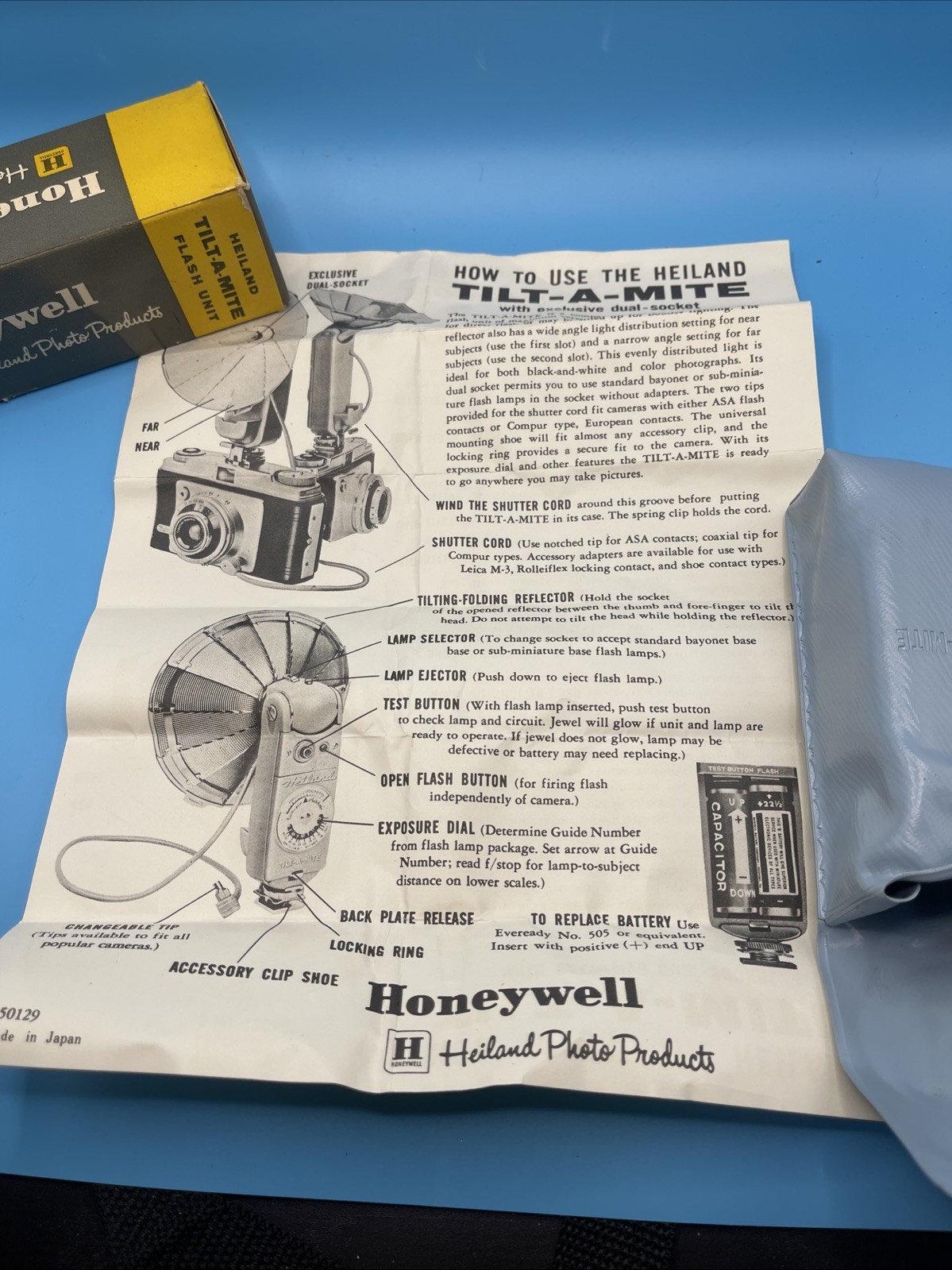 Vintage HONEYWELL TILT-A-MITE Camera Flash Unit Collapsible Fan Style W/CASE Box