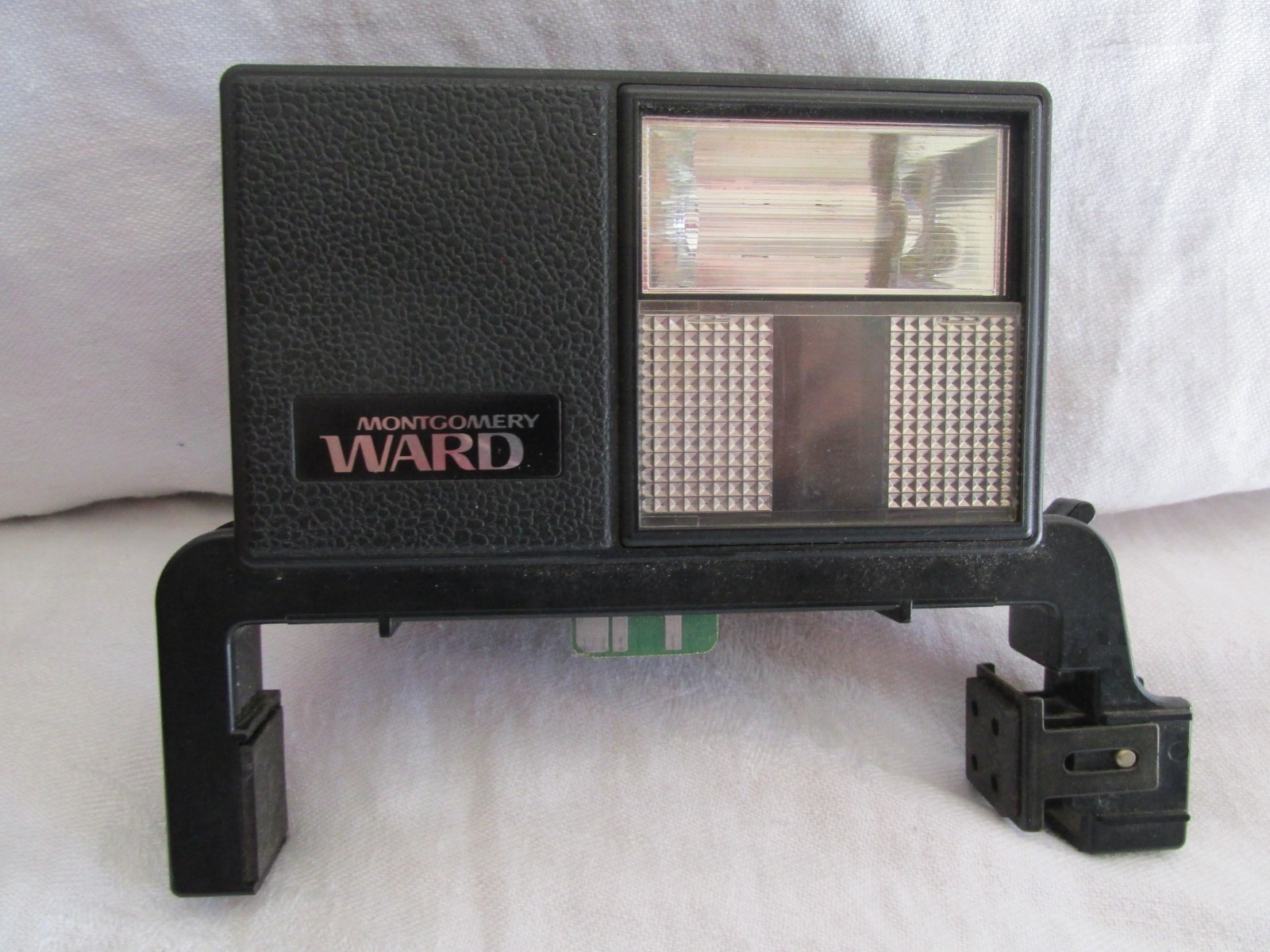 Vin Montgomery Ward all Polaroid 1 Step & Pronto Mountable Cameras Flash in box