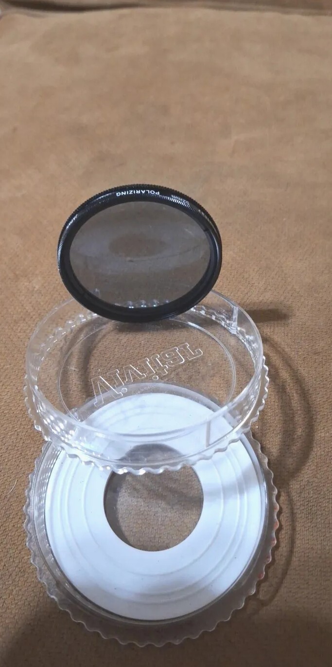 VIVITAR 52mm / 49mm POLARIZING Lens JAPAN and Plastic Case