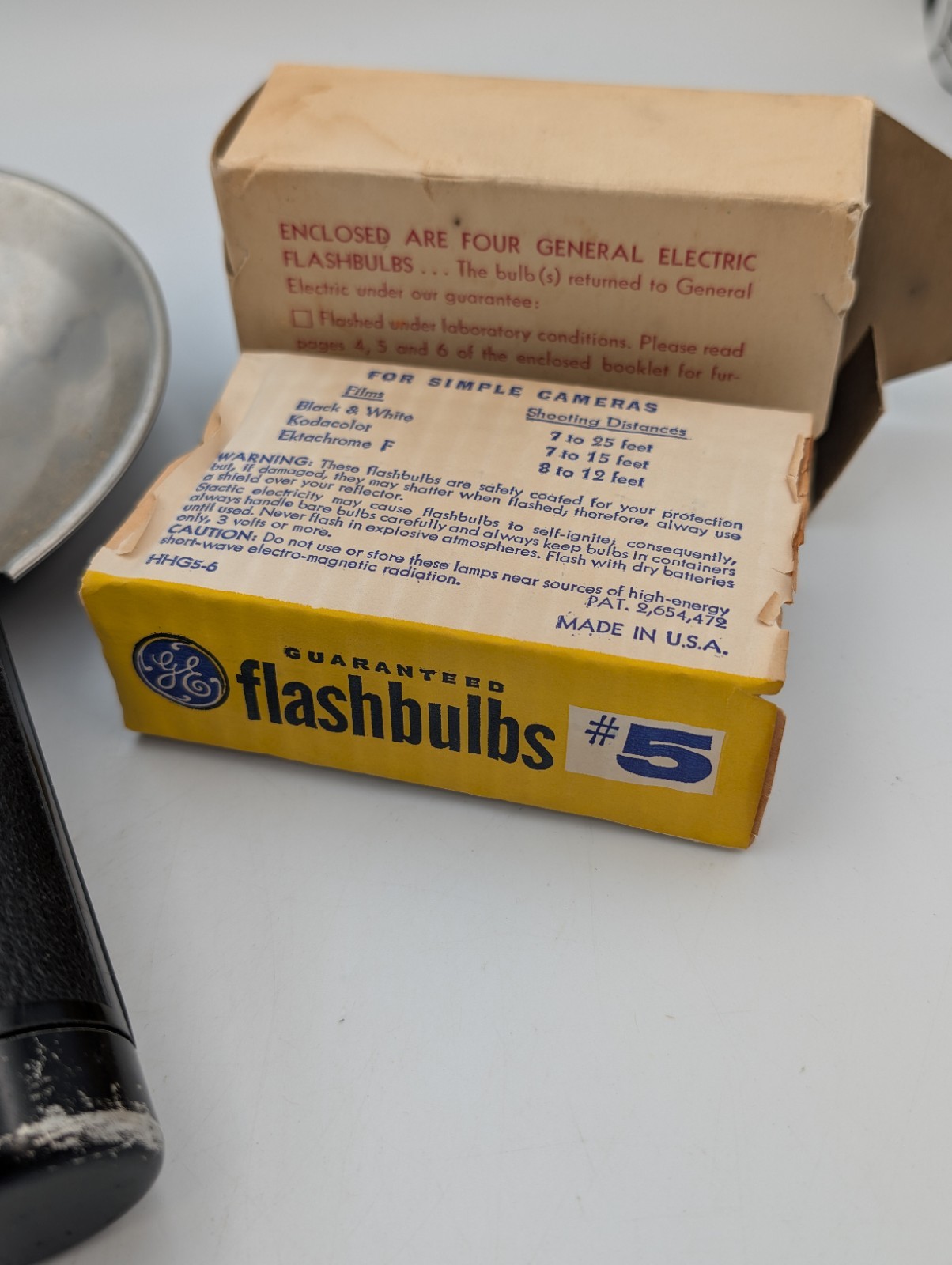 Vintage Camera Flash Gun Reflector Dish w GE #5 Flashbulbs 1950s 1960s Retro