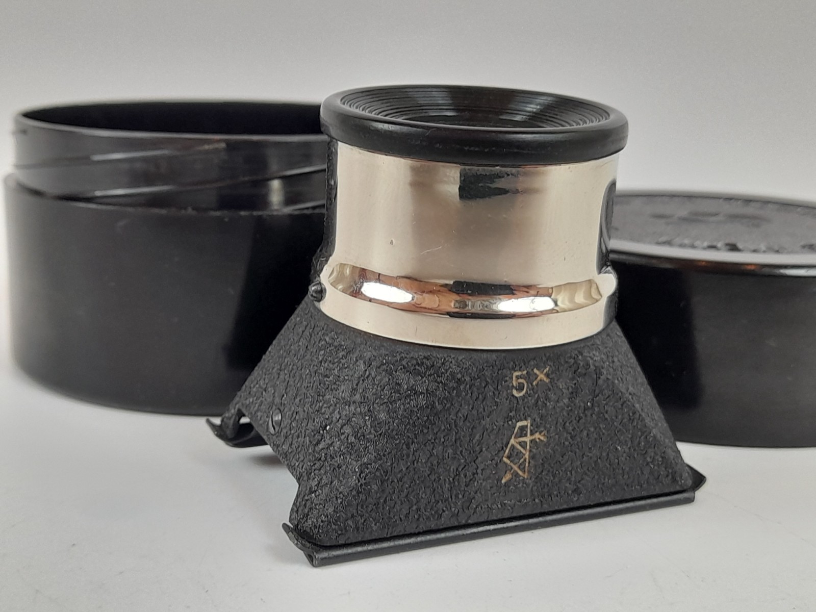 Vintage magnifying loupe for viewing film frames L-5 Bakelite box USSR KOMZ