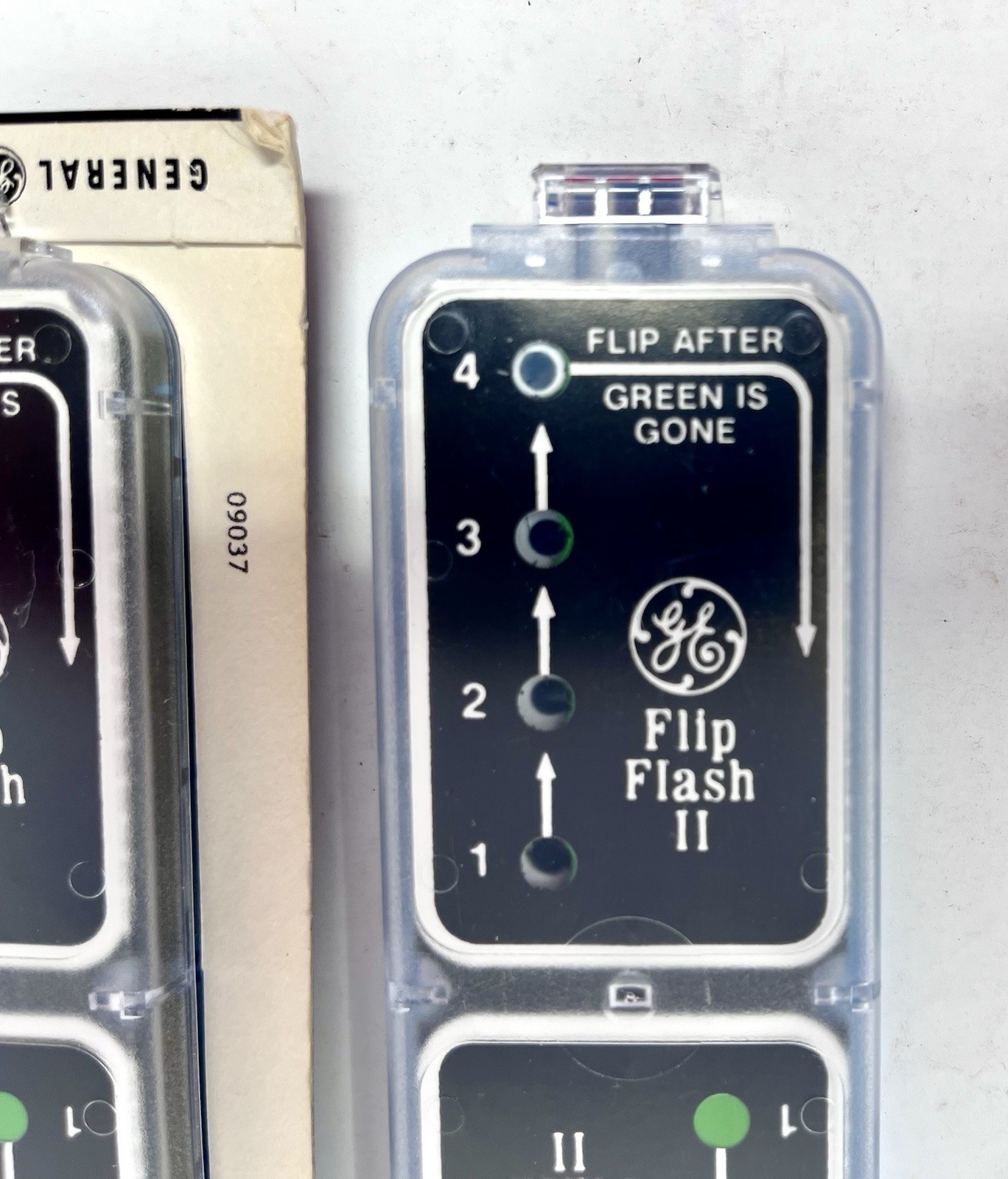 Flip Flash II Bulbs For Cameras GE 1 Twin Pack + 4 Unused Flashes Vintage READ