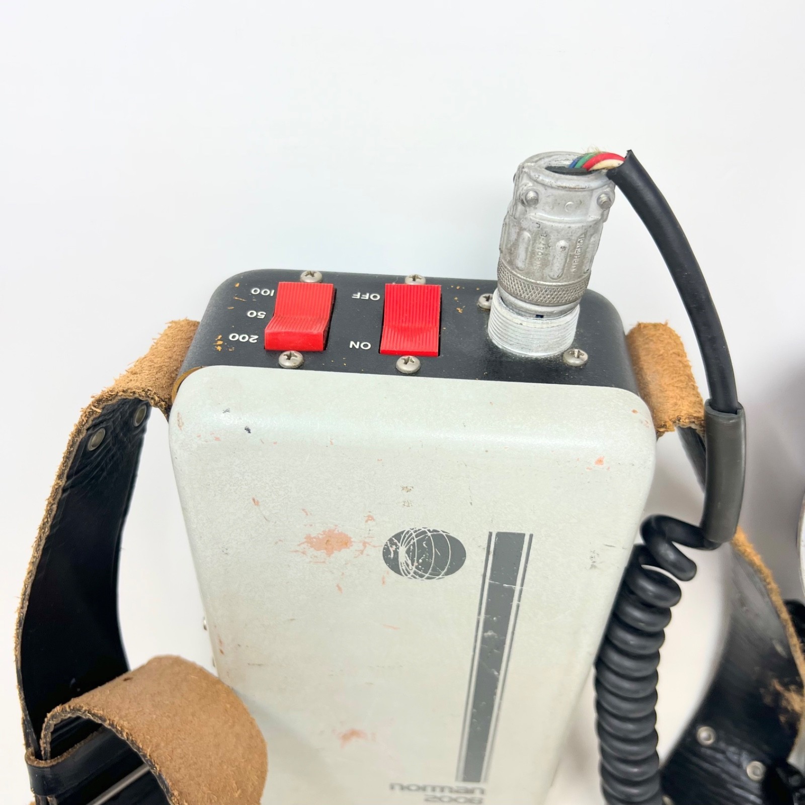 Vintage Norman 200B Portable Flash Strobe Unit Burbank CA Photography Equipment