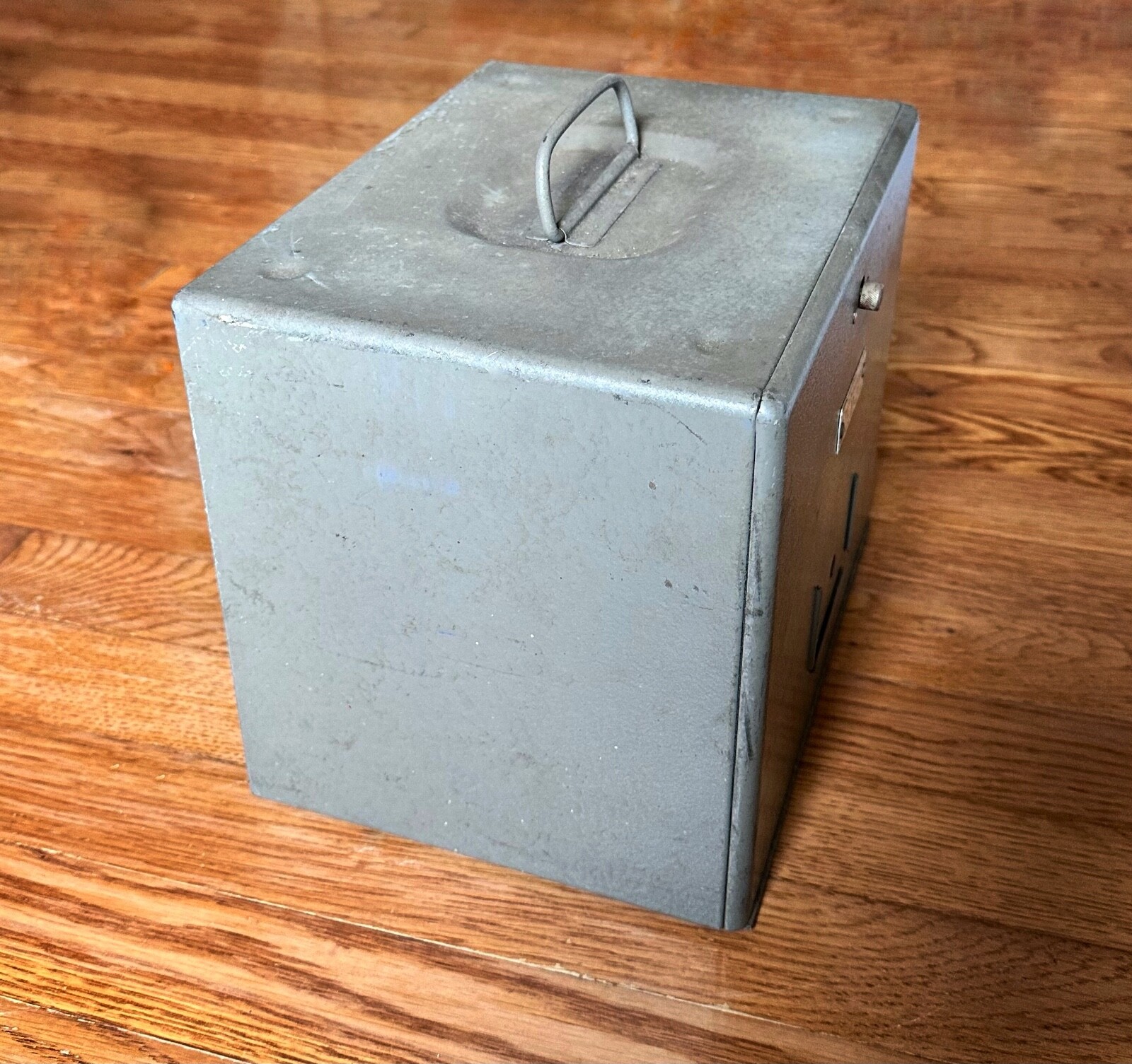 Vintage Brumberger 12 Film Reel Holder Carry Case Metal Box Home Movies 1950’s