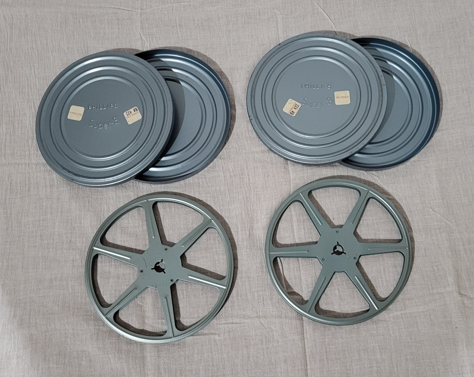 Vintage LOT of 4 Empty 7″ Super 8 Film Movie Projector Reels with Can