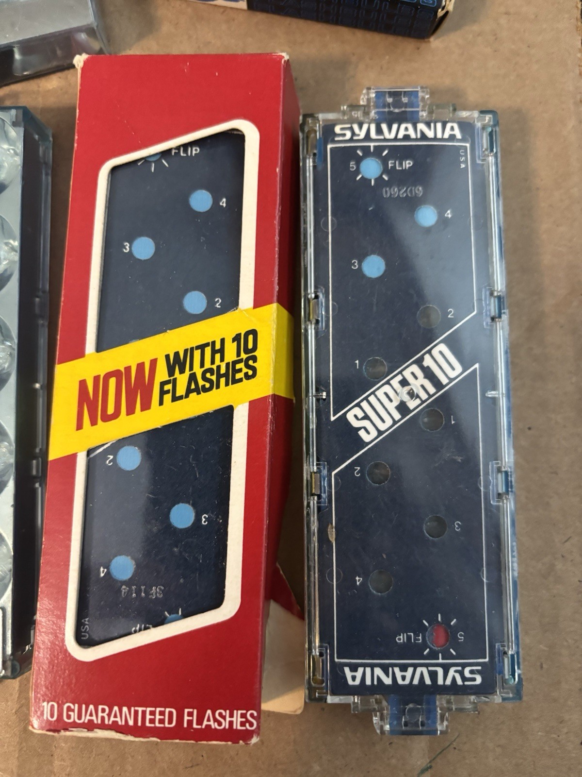 1 Sears Blue Dot Flashbulbs AG1B – Box of 12 Blue 1 Sylvania Flip Flash Super 10