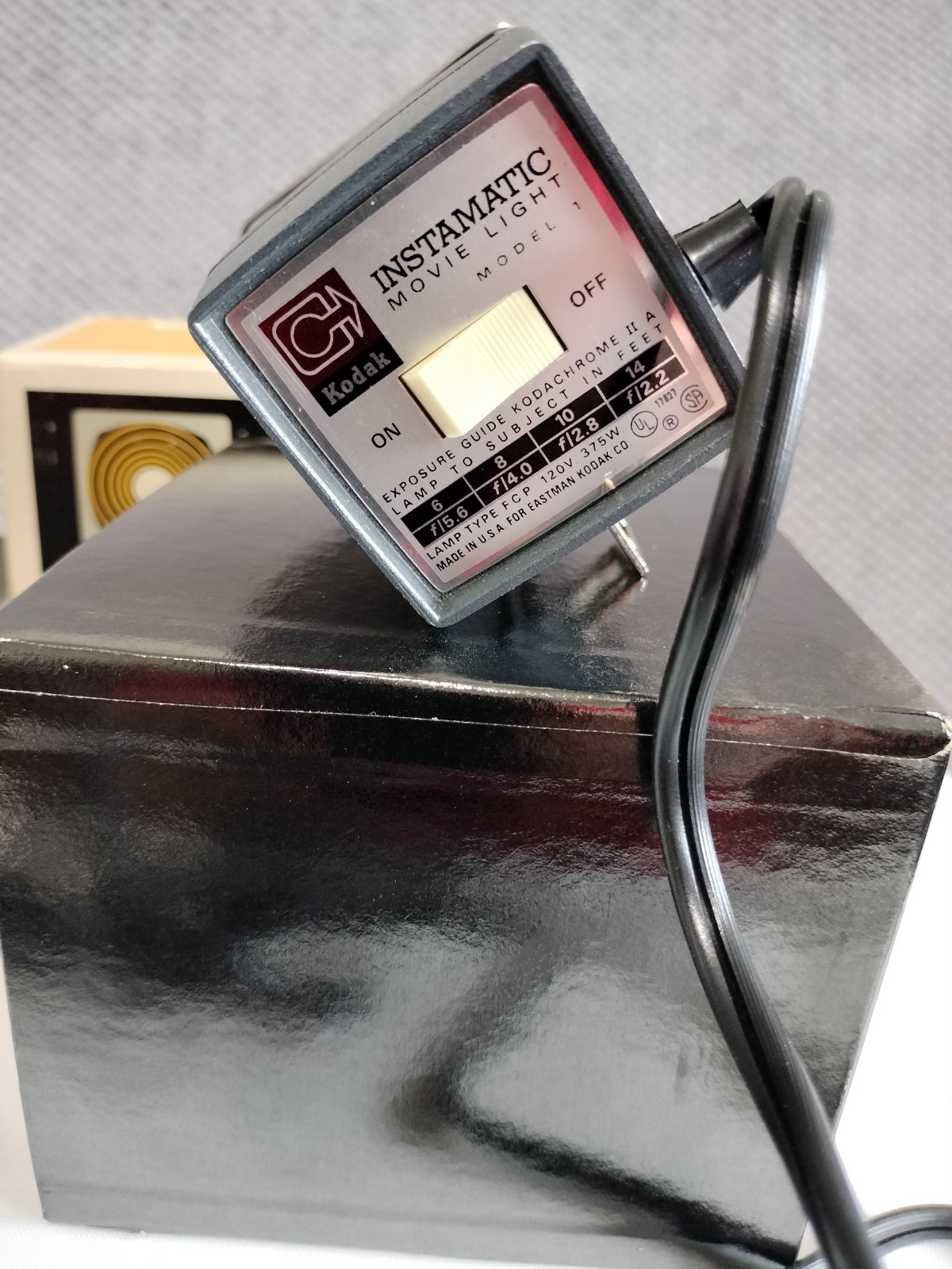 Vintage Kodak Instamatic Movie Light Model 1 # D375 Tested Working Original Box