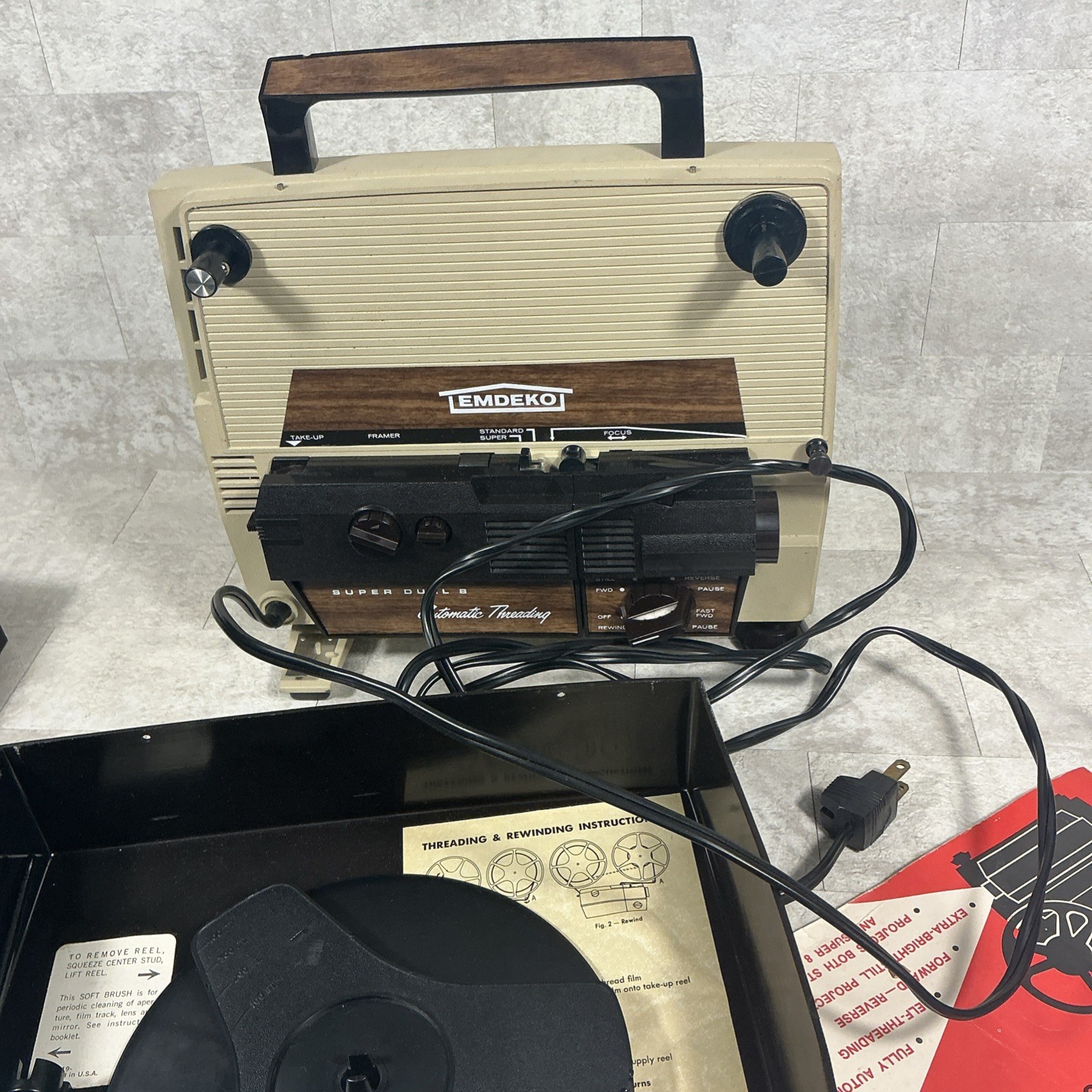 Super 8, EMDEKO Projector.EM-9000, Box & Instructions Tested Working