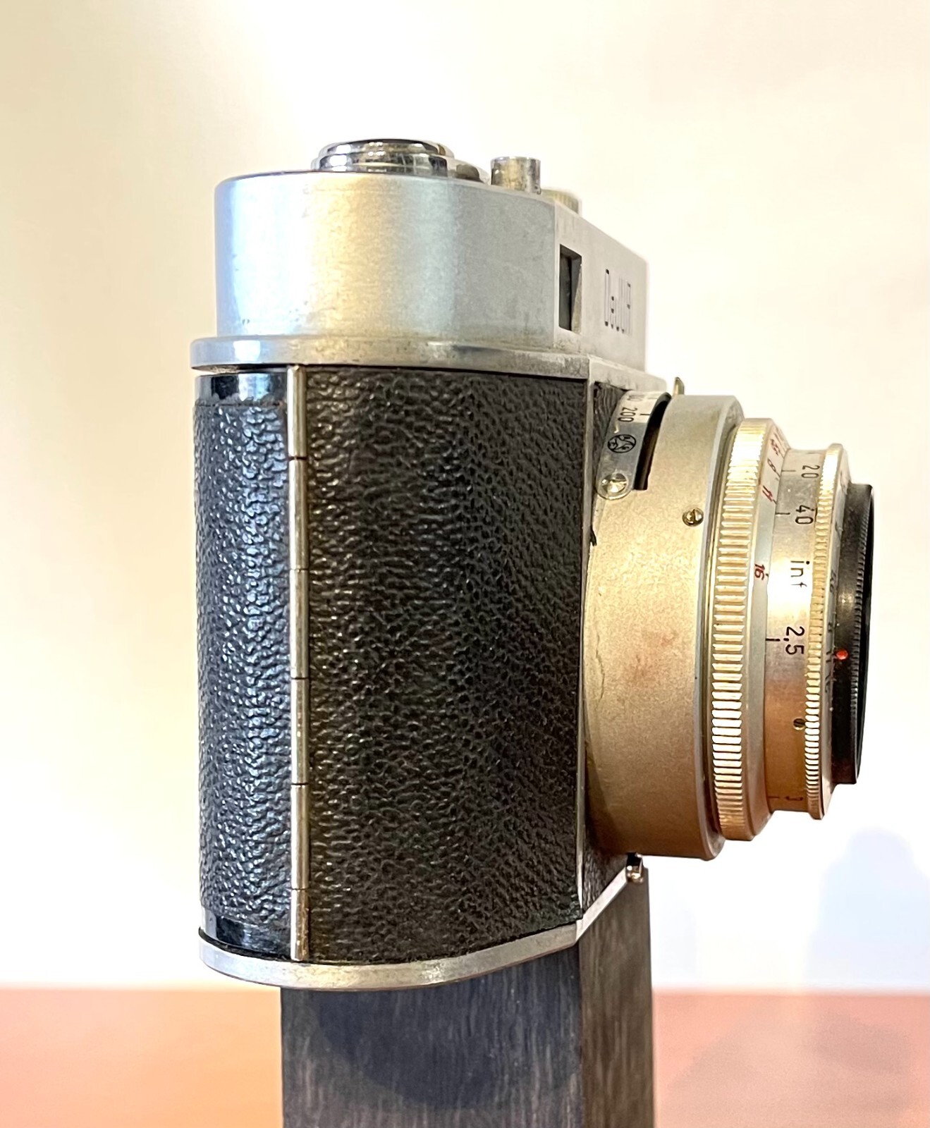 DeJUR D-1 Vintage Film Camera – with Susis 129 Tripod