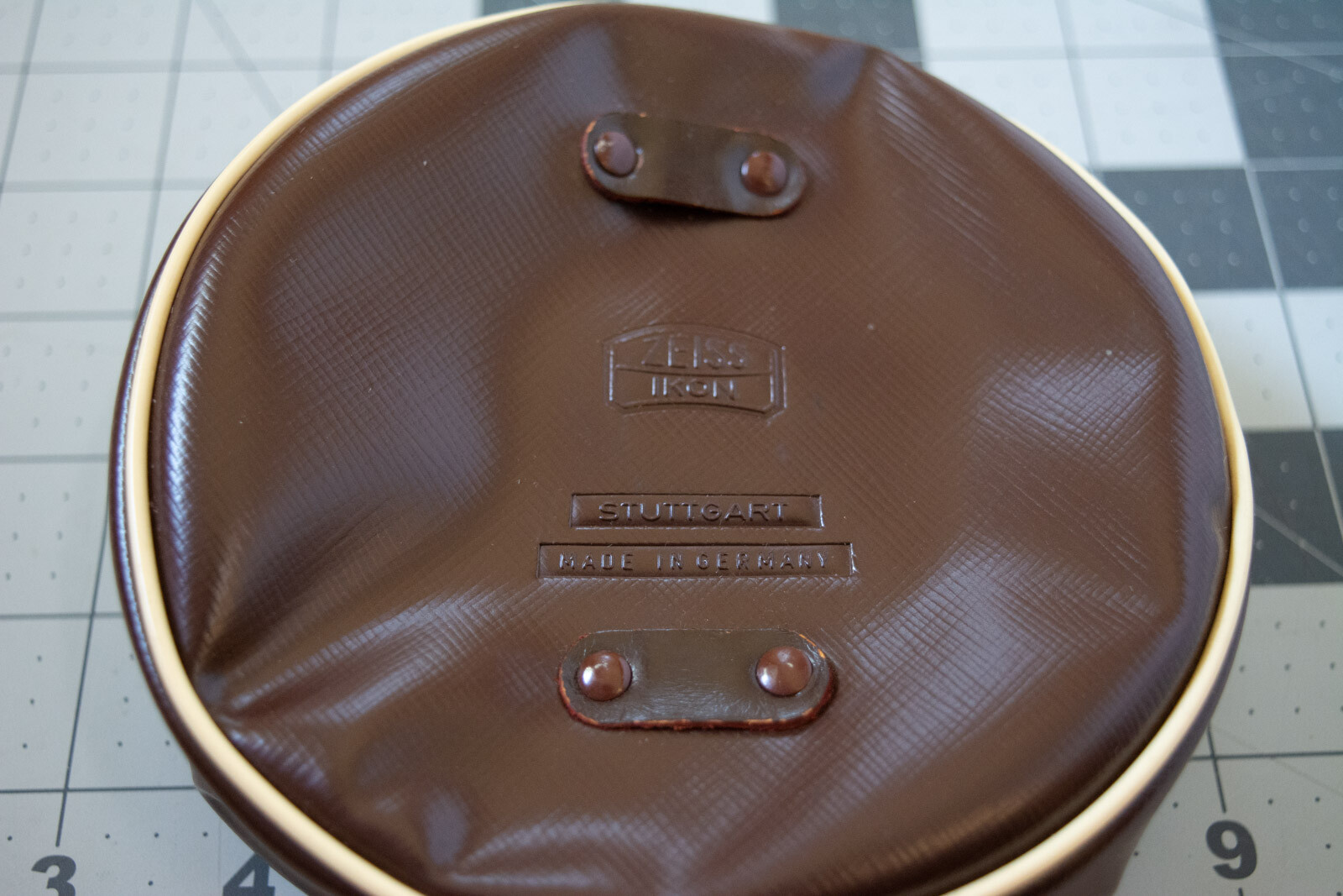 Vintage Zeiss Ikon Ikoblitz Stuttgart Bulb Flash Disc With Case