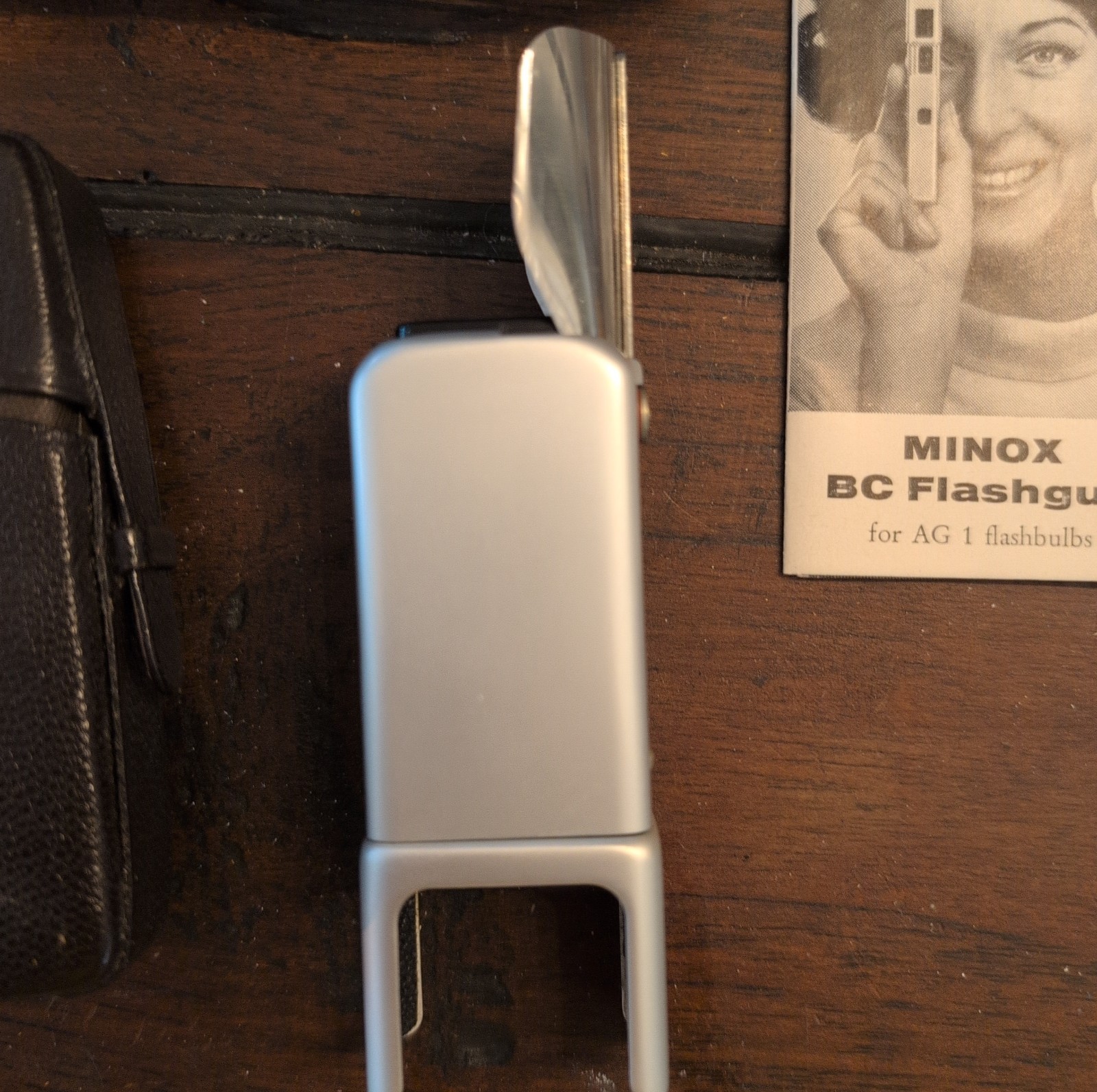 Minox B.C. Flashgun Model B for AG-1 Flashbulbs w/ Case Box Great Shape