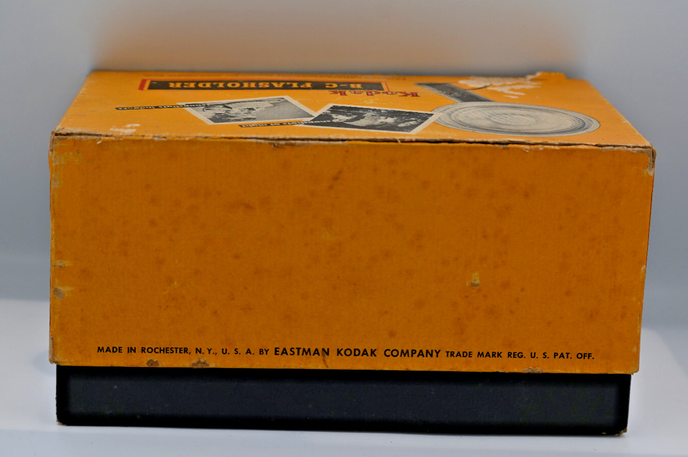 Vintage Kodak B-C Flasholder With Flash Bulbs in the Original Box