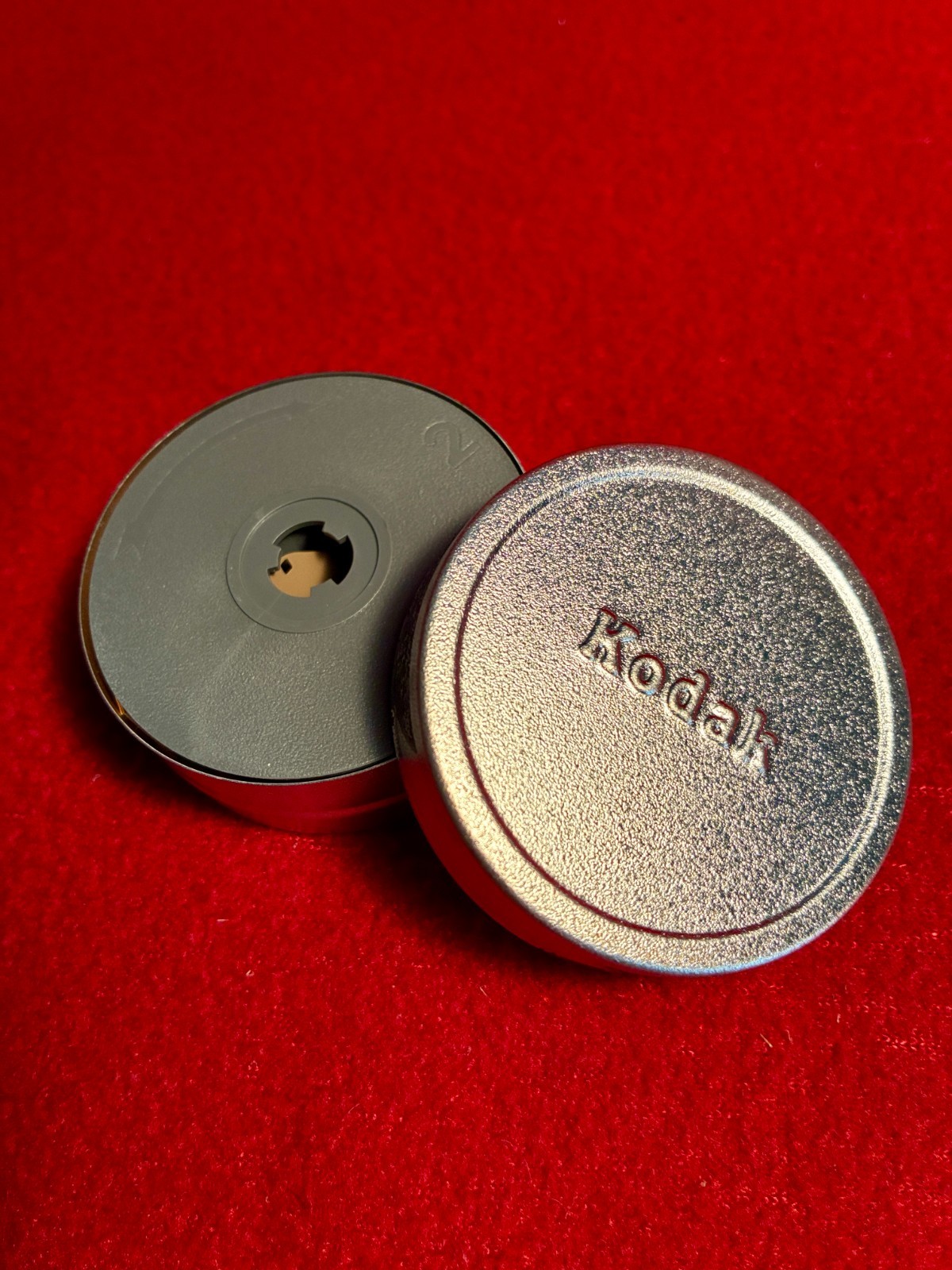 VINTAGE! 1950s Kodak metal canister tin with new reel roll of 8mm film (R-140)
