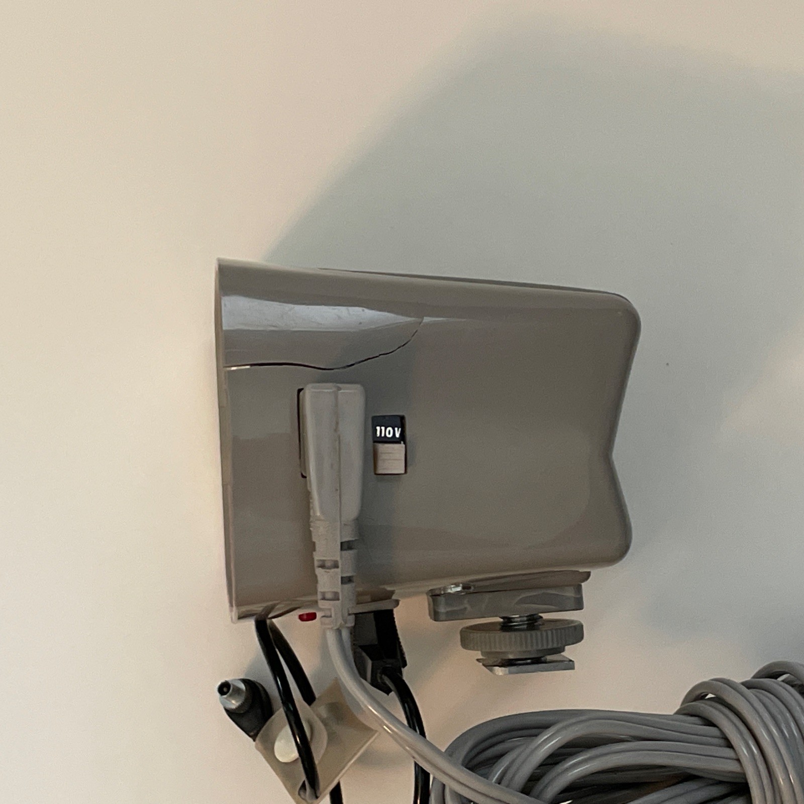 KAKO Rainbow Camera Flash uses AC or (AA) Batteries – WORKING