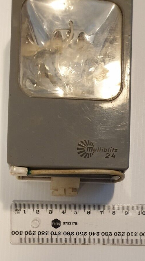 MULTIBLITZ 24 Vintage West German Electronic Camera Flash Unit 12×8 cm UNTESTED.
