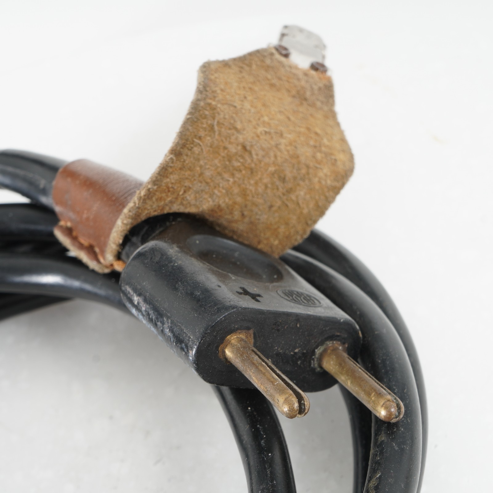 :ARRI Genuine Arriflex 16 Power Cable / 2-Prong (Large Connector)