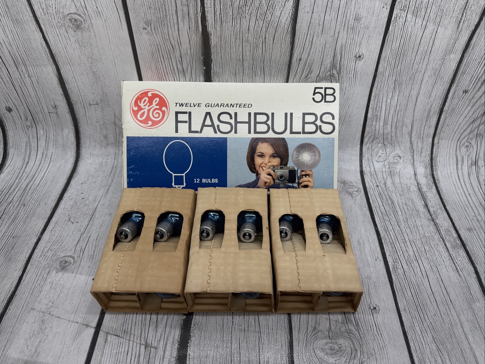 Vintage GE Flashbulbs 5B Flash Bulbs in Original Box 12 Bulbs