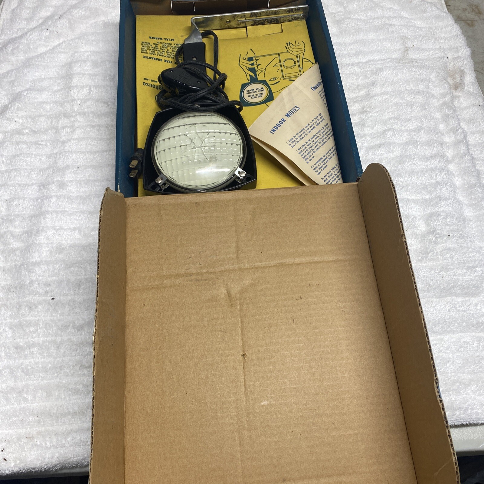 VINTAGE COLLECTIBLE WESTINGHOUSE 650 WATT SEALED BEAM SUPER 88 MOVIE LIGHT WORKS
