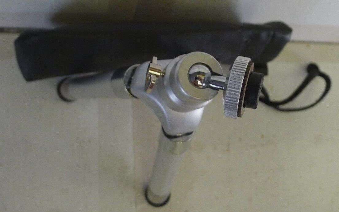 Radio Shack Portable Adjustable Hight Tripod with Ball Head with Case – Used