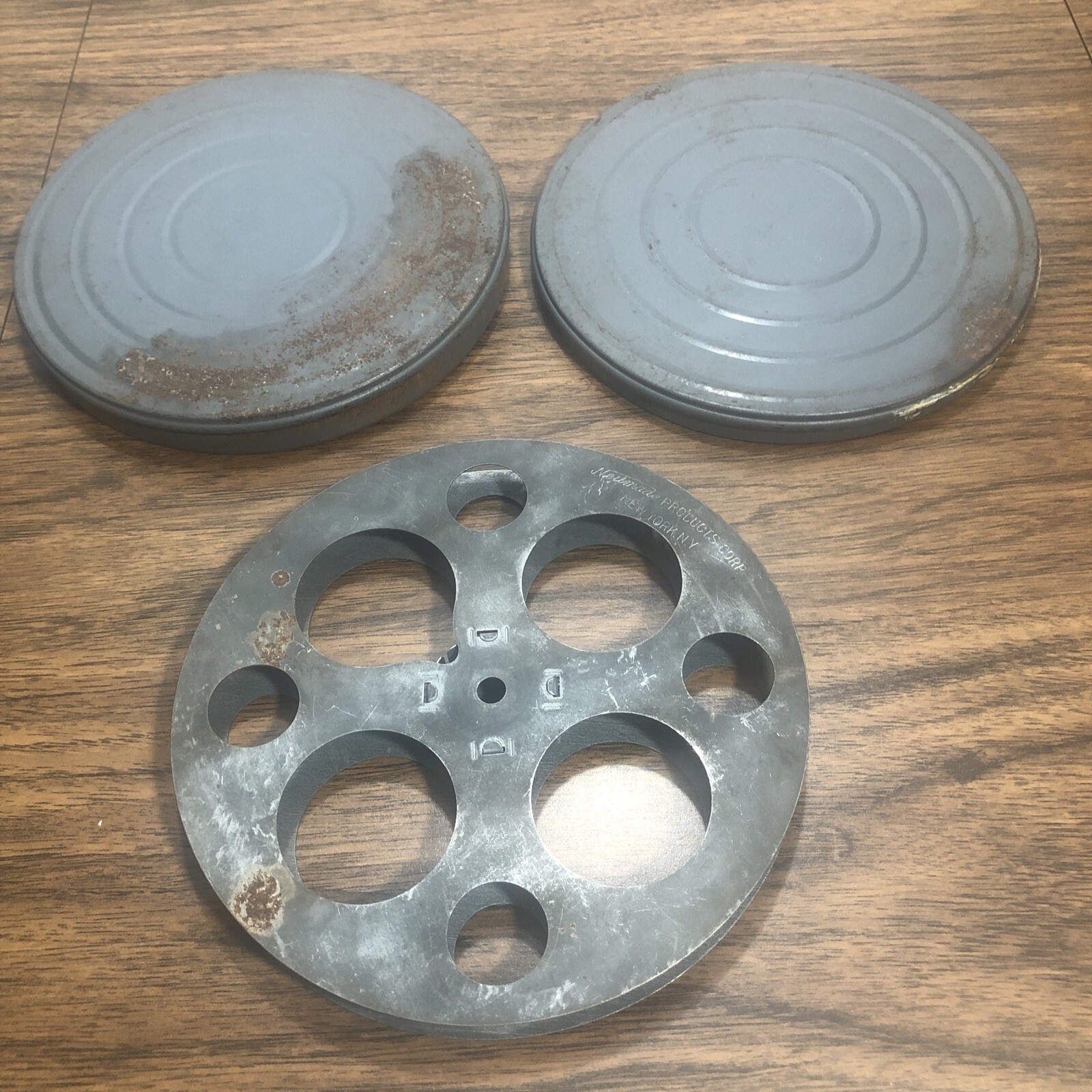Vintage Neumade N.Y. 7” 400′ 16mm Metal Reel w/ Metal Can 1920s-1930s Rust Empty