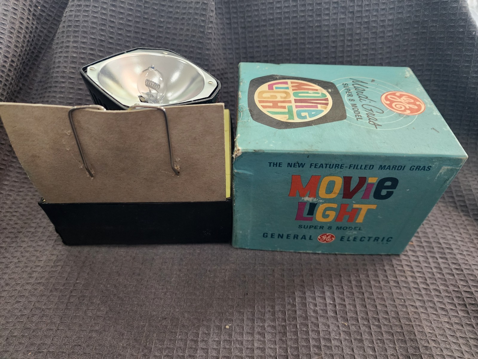 GE Mardi Gras Movie Light Super 8 Model w/ Box Vintage Works!