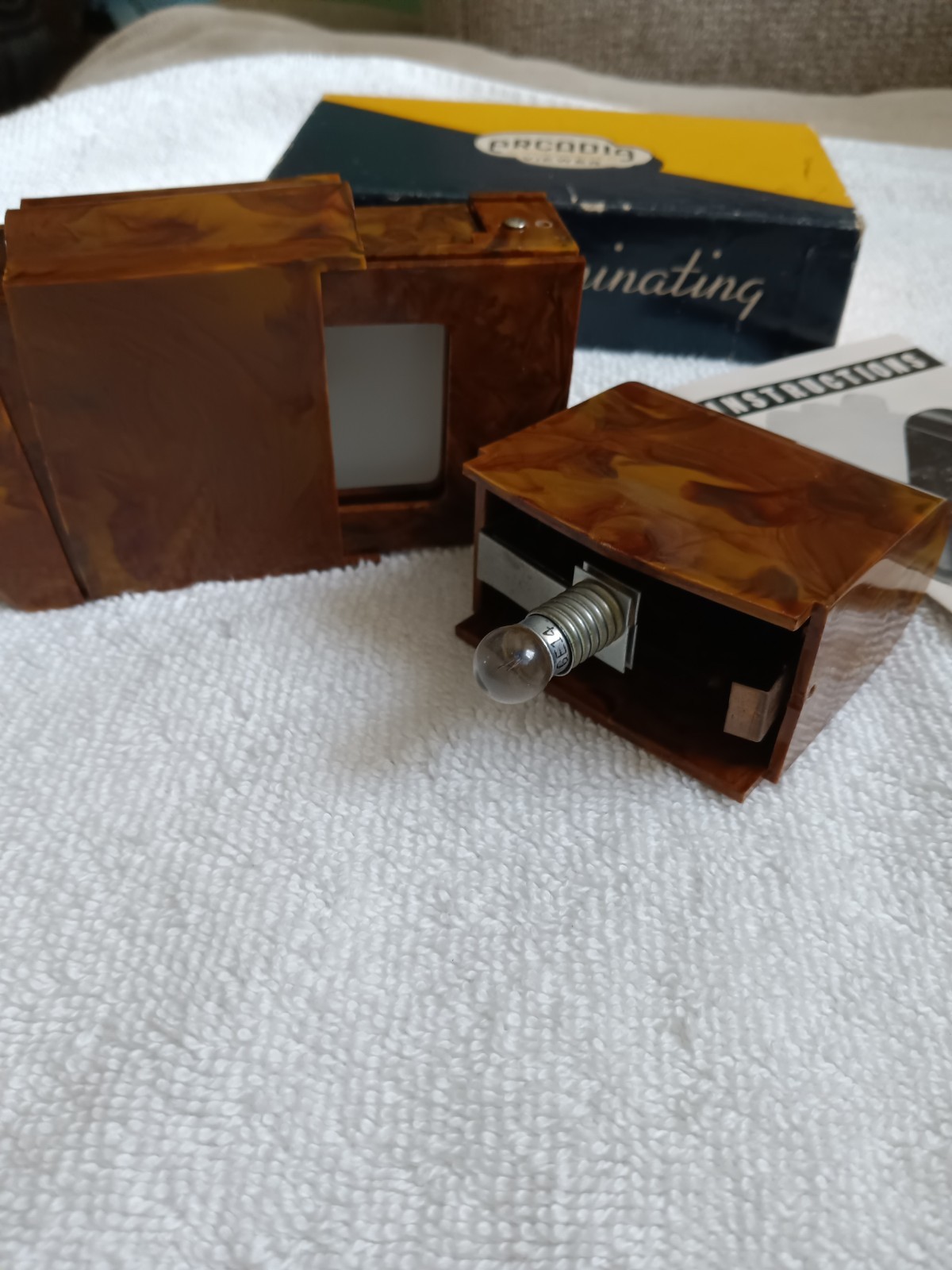Commander Pocket Size Self Light Viewer
