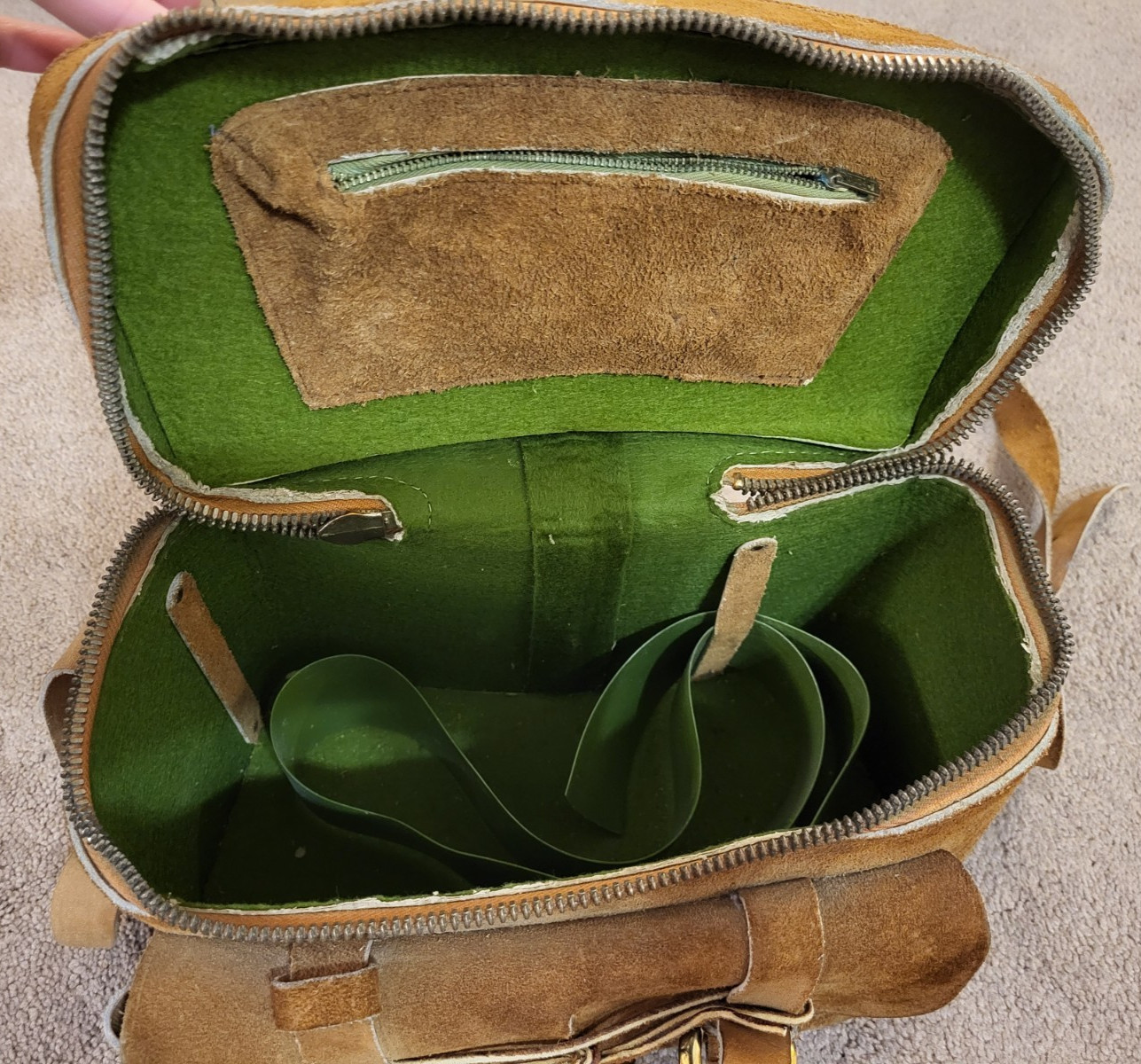 Coast Camera Bag Top Grain Genuine Cowhide Suede Made USA Zip Green Interior VTG