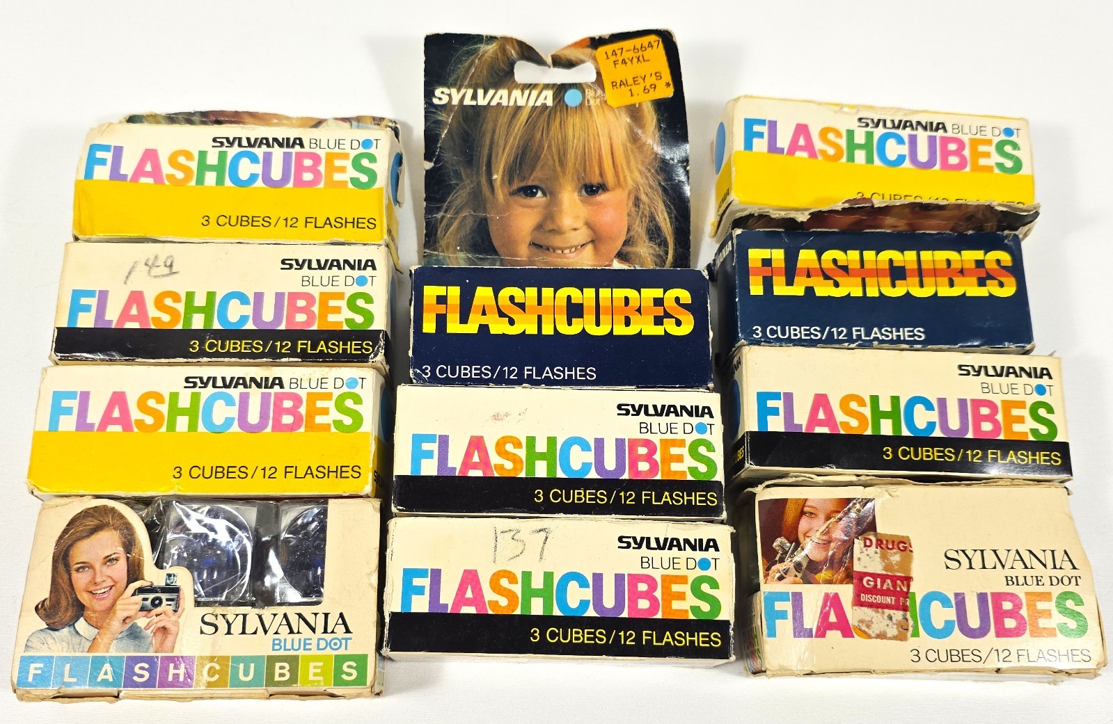 Vintage Sylvania FLASHCUBES in Boxes 33 Cubes 132 Flashes NEW OLD STOCK