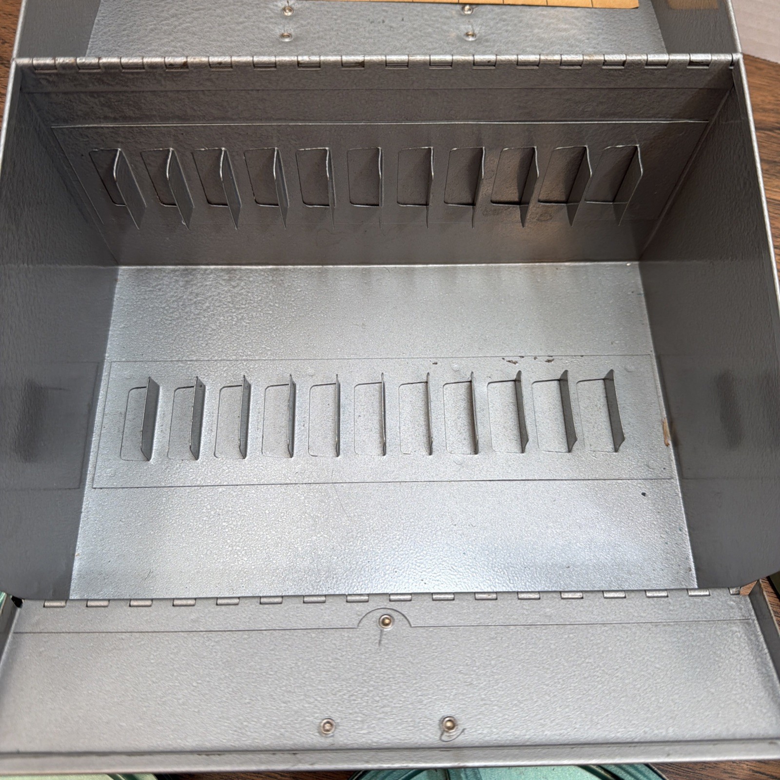 Logan Deluxe 8MM Film Chest With 5 Cans and 3 5” Reels Metal Vintage