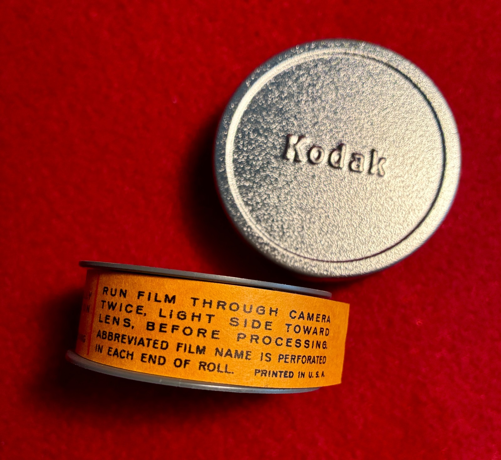VINTAGE! 1950s Kodak metal canister tin with new reel roll of 8mm film (R-140)
