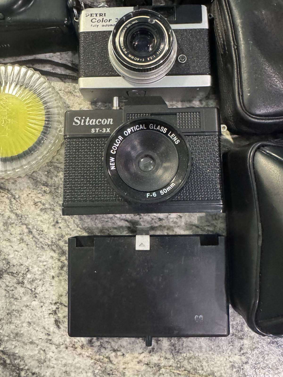 Untested Camera Lot Petri 35E Vivitar Samsung Canon Flash Cases 7 Cameras
