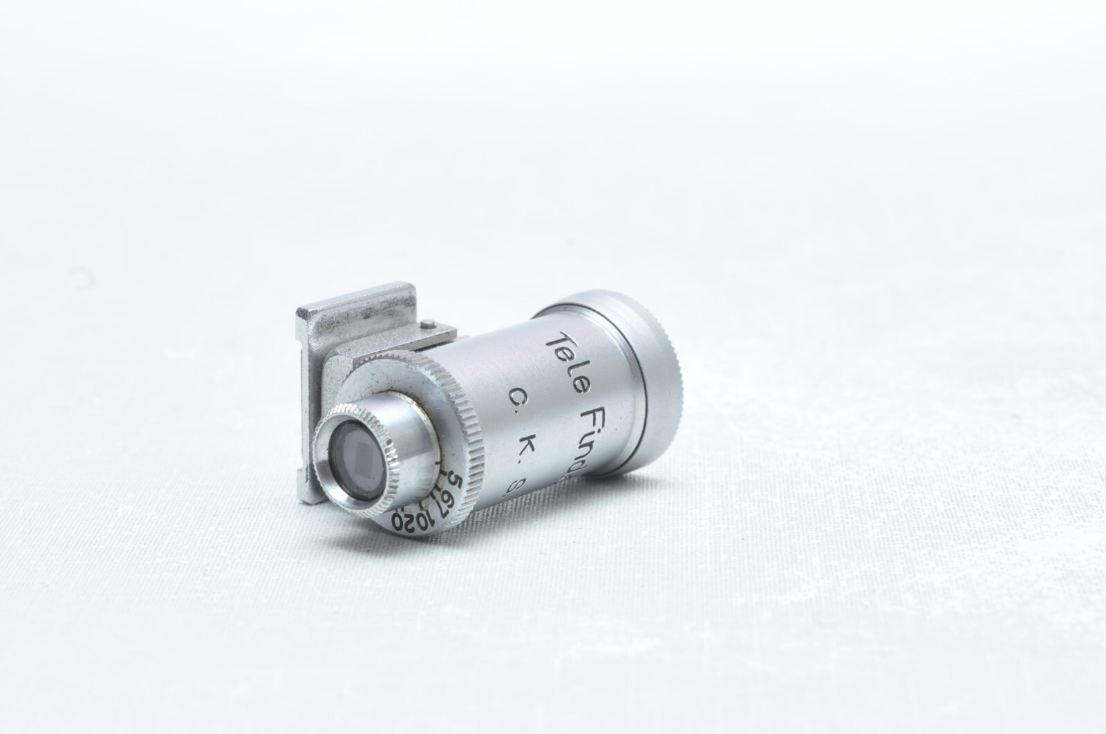 C.K.S. TELE FINDER 135MM