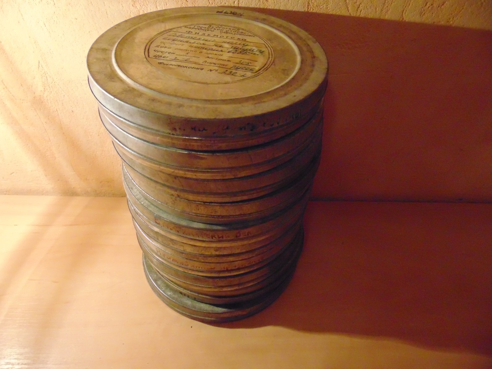 10 pc empty 16mm Metal Film Cans 7″ 400ft Cinema Movie Reel Storage Tin Vintage