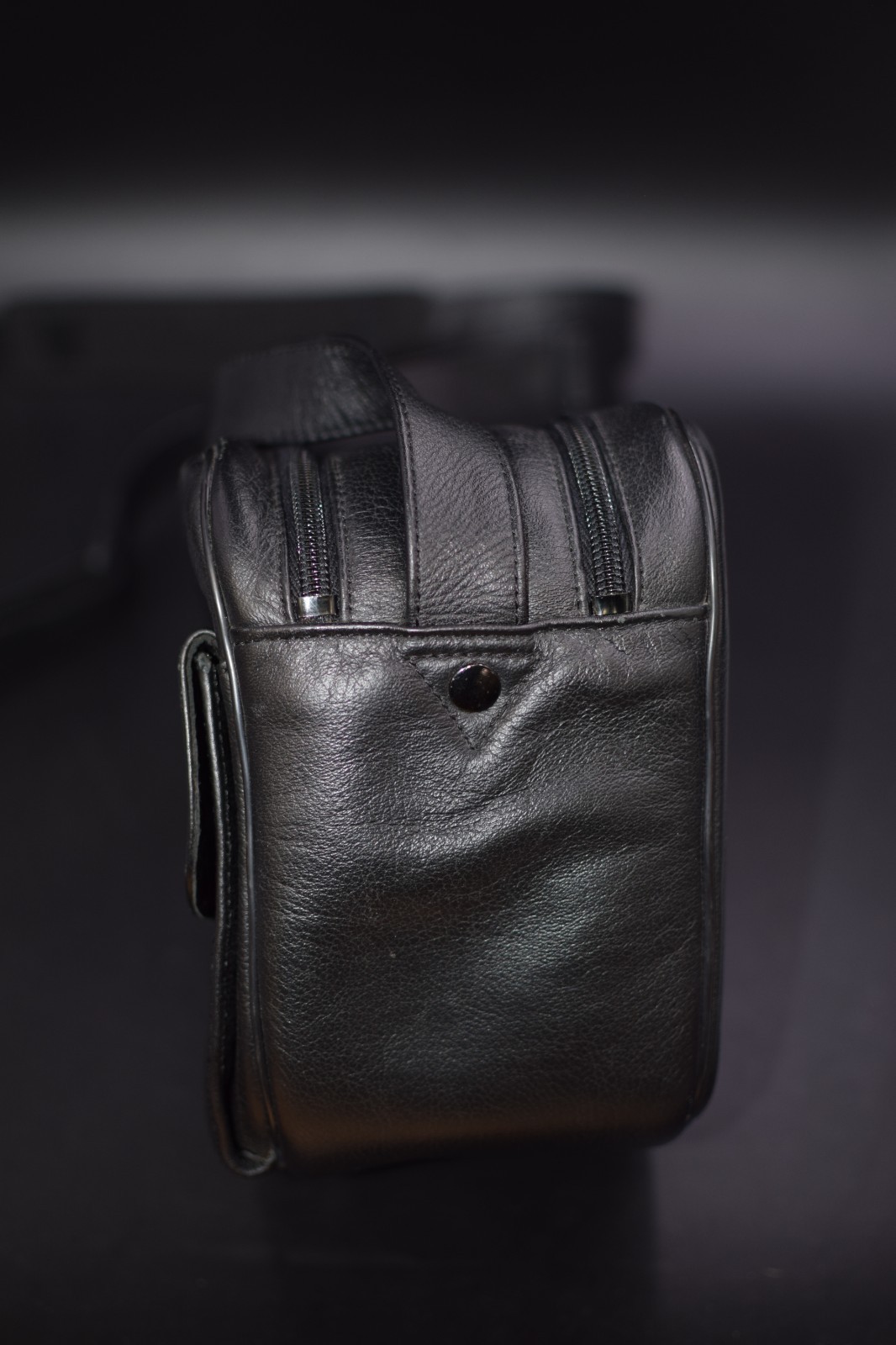 Leica Leitz LEATHER HOLSTER CARRYING CASE for CAMERAS ORIGINAL GENUINE LEICA