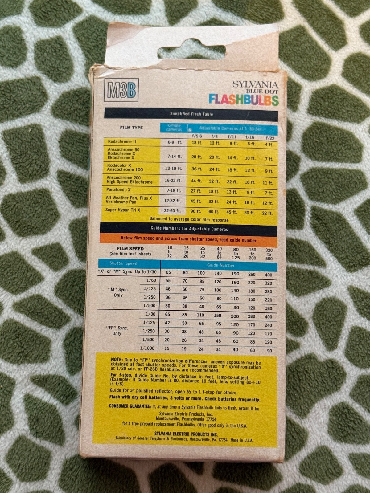 Vintage * Sylvania M3B Blue Dot Flashbulbs * NOS Box of 12 Blue Bulbs