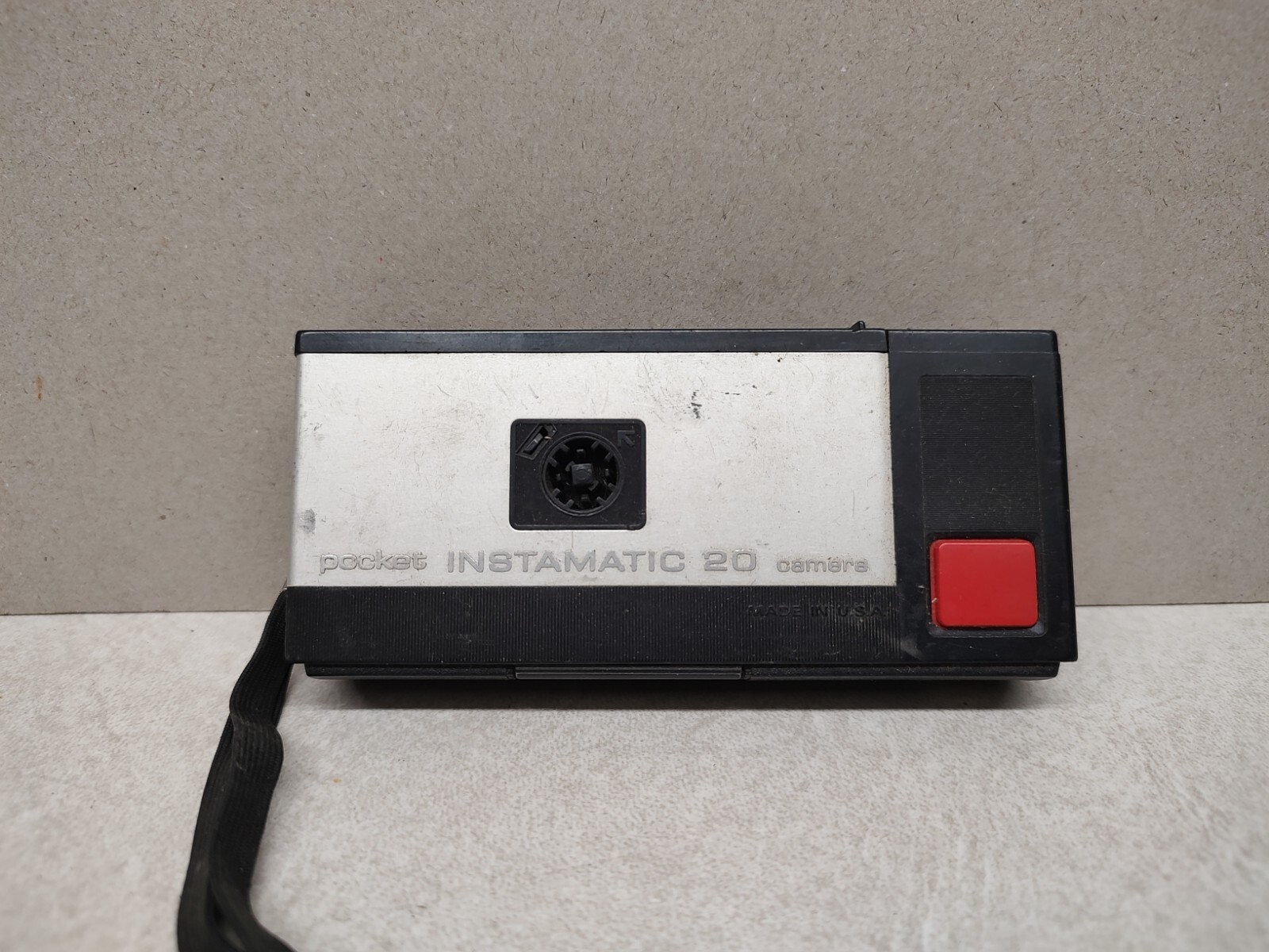 Vintage Kodak Pocket Instamatic 20 Camera Takes 110 Film Made in USA untested