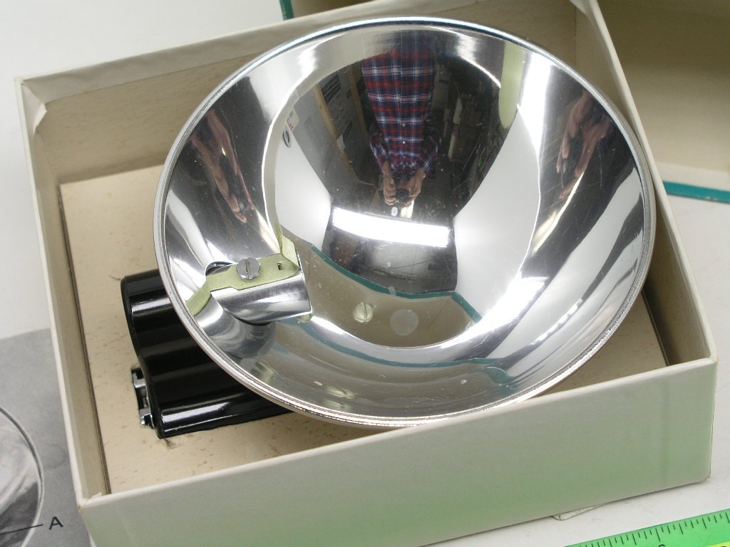 Realist Photoflash Reflector Attachment with Box Manual