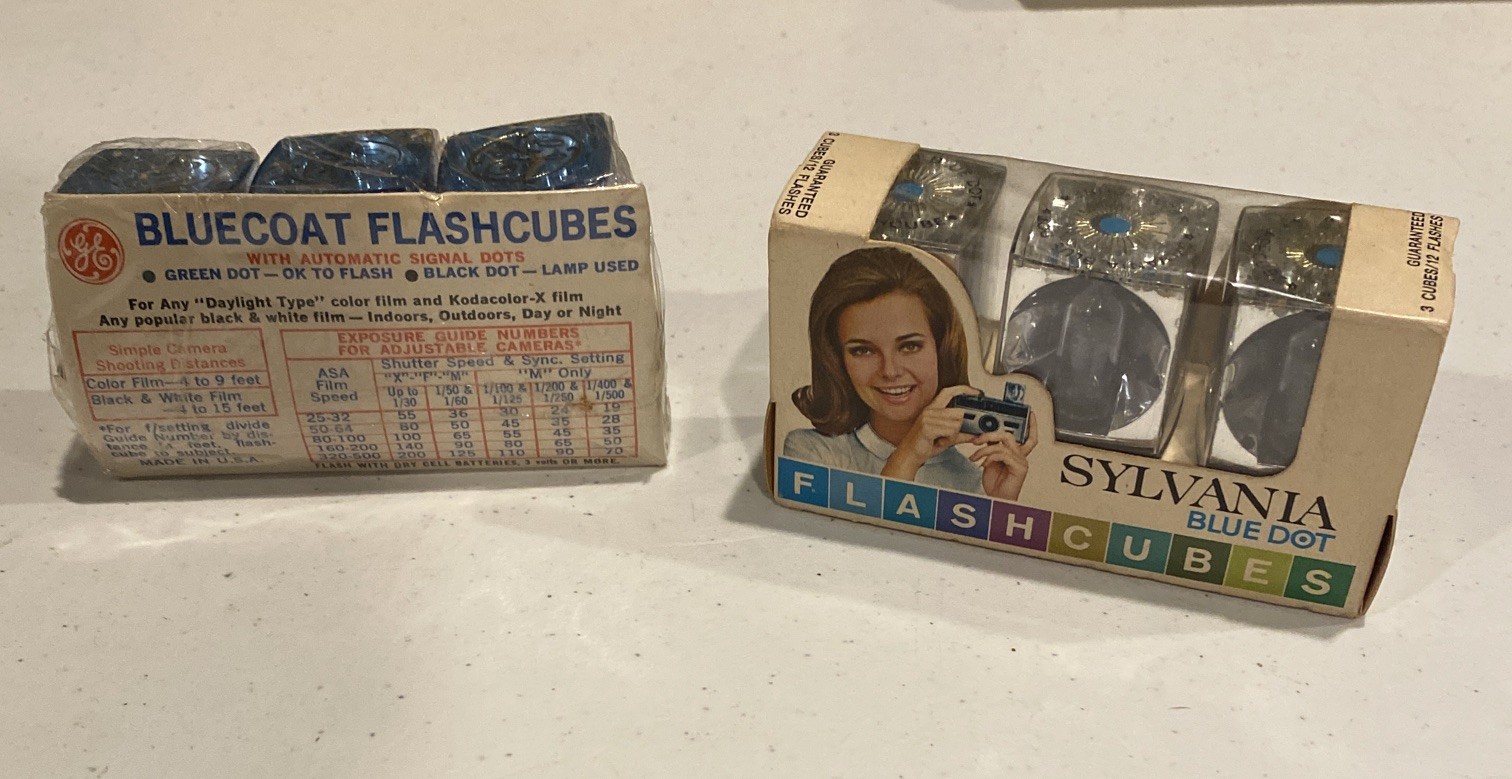Vintage Lot of Unused Flash Bulbs & Cubes GE, Sylvania & Mastercraft