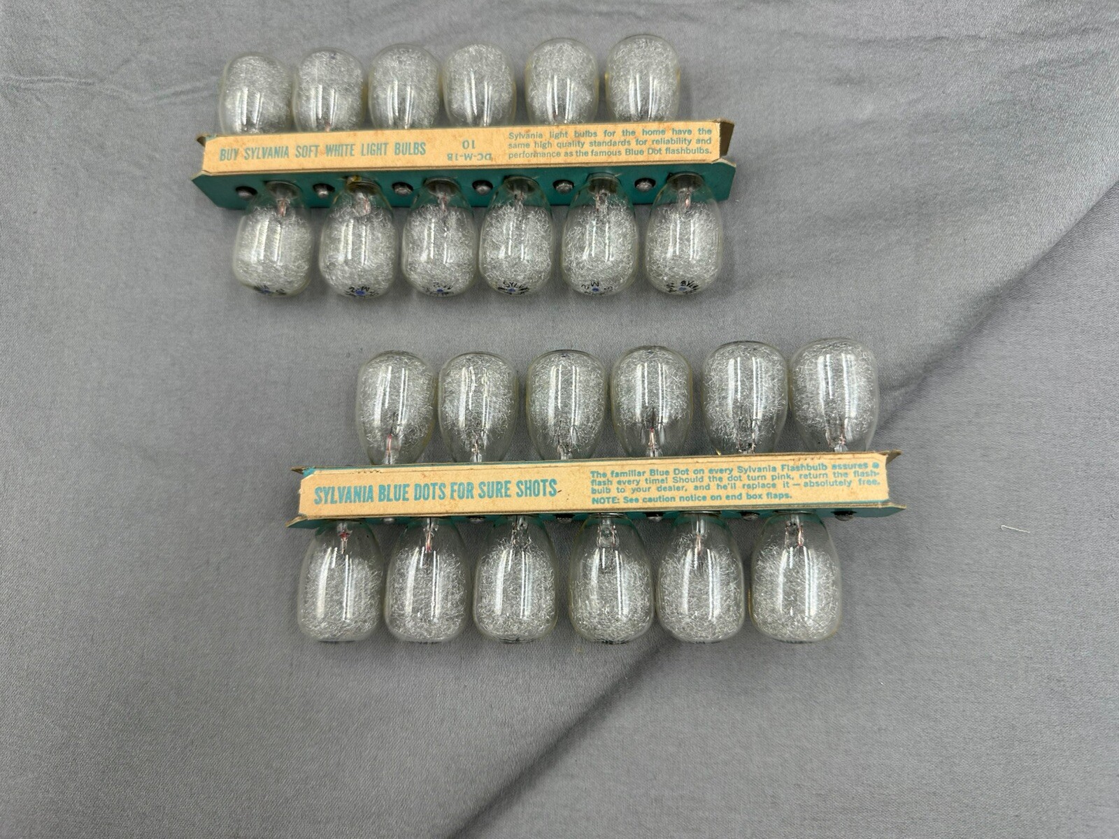 Vintage 2 Boxes Of 12 Sylvania Blue Dot Clear M2 Camera Flashbulbs 24 Bulbs